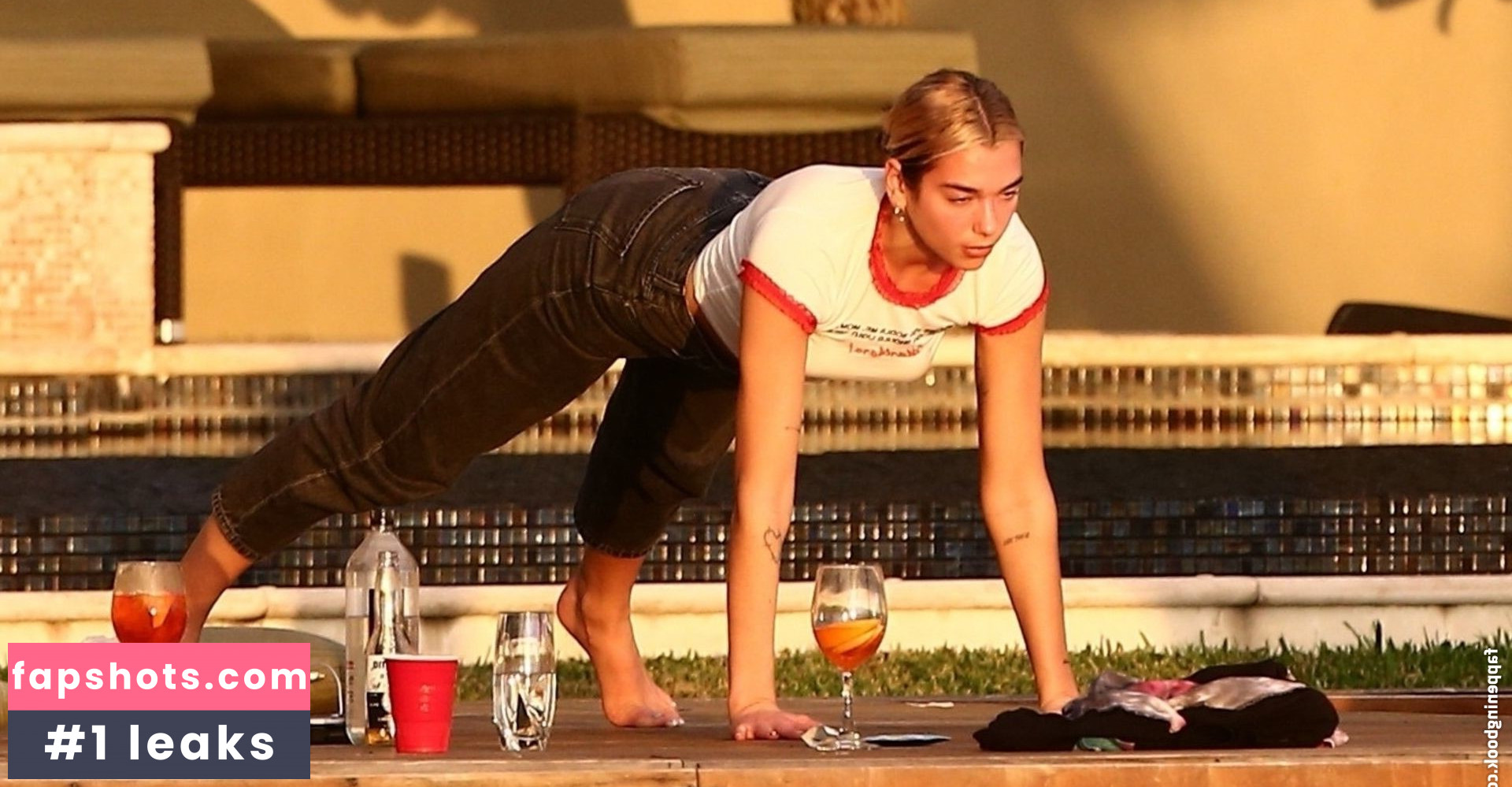 Dua Lipa gallery photo #8243