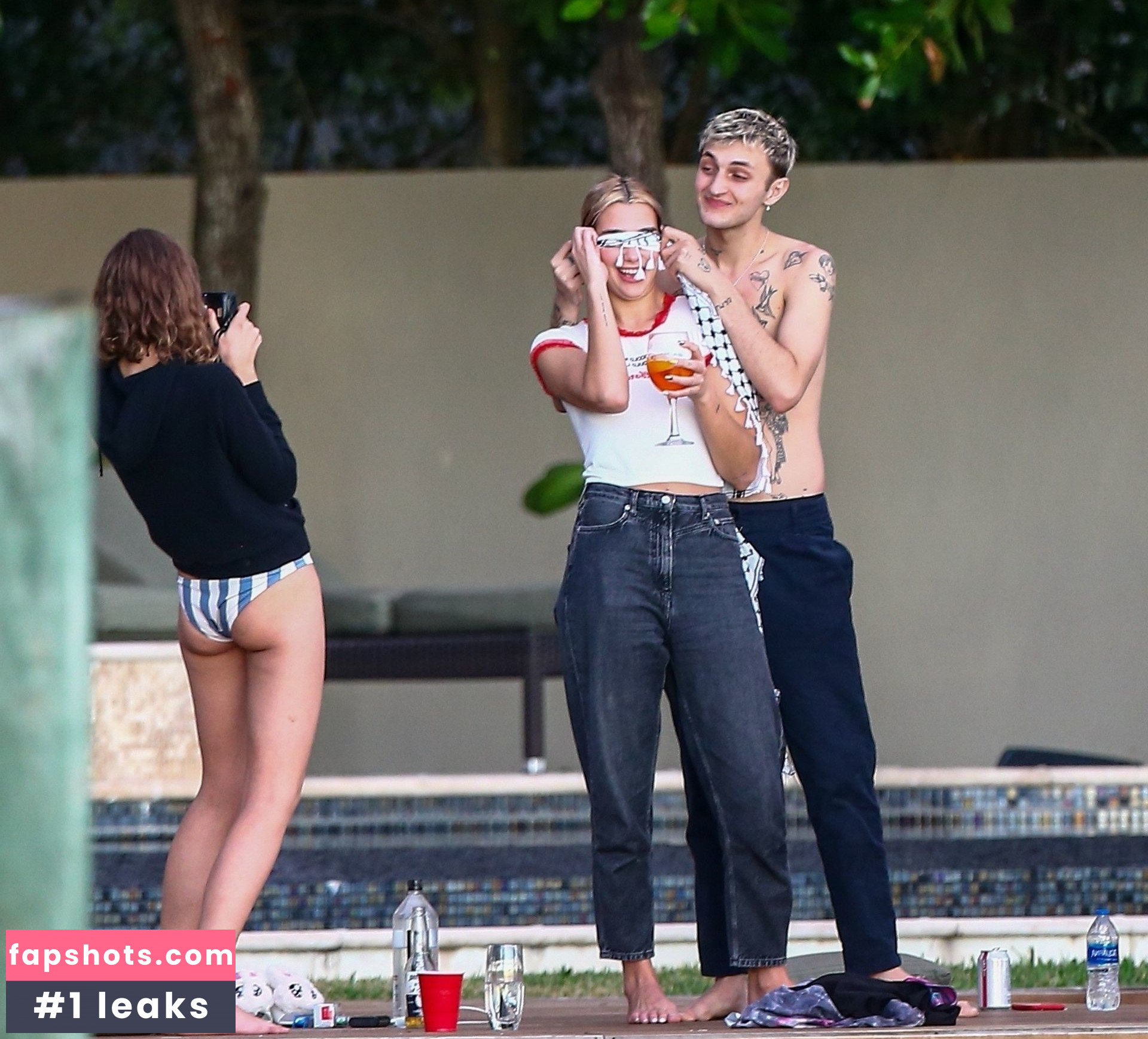 Dua Lipa gallery photo #8259