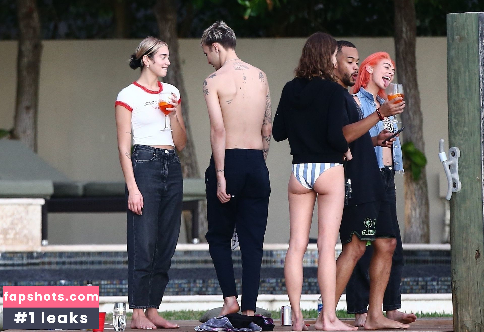 Dua Lipa gallery photo #8267