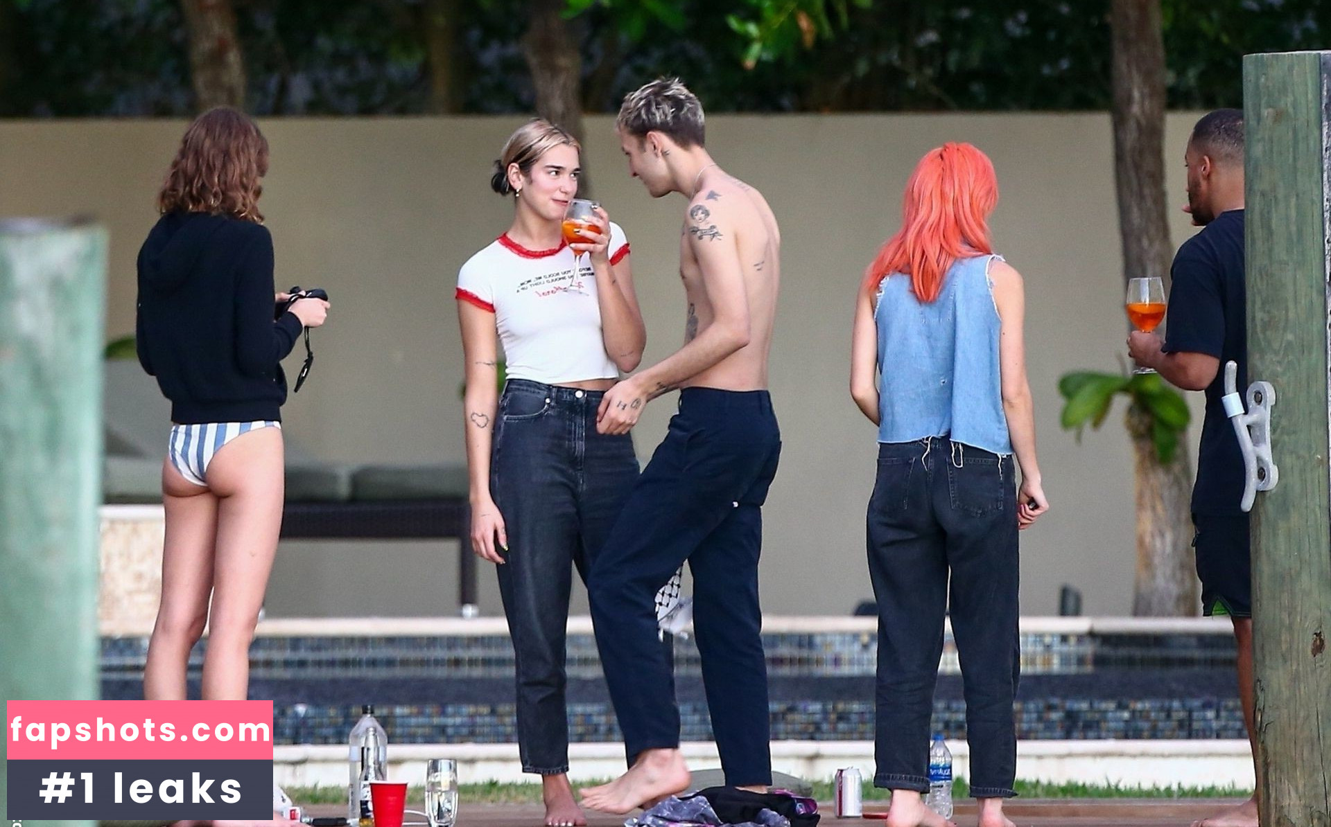 Dua Lipa gallery photo #8269