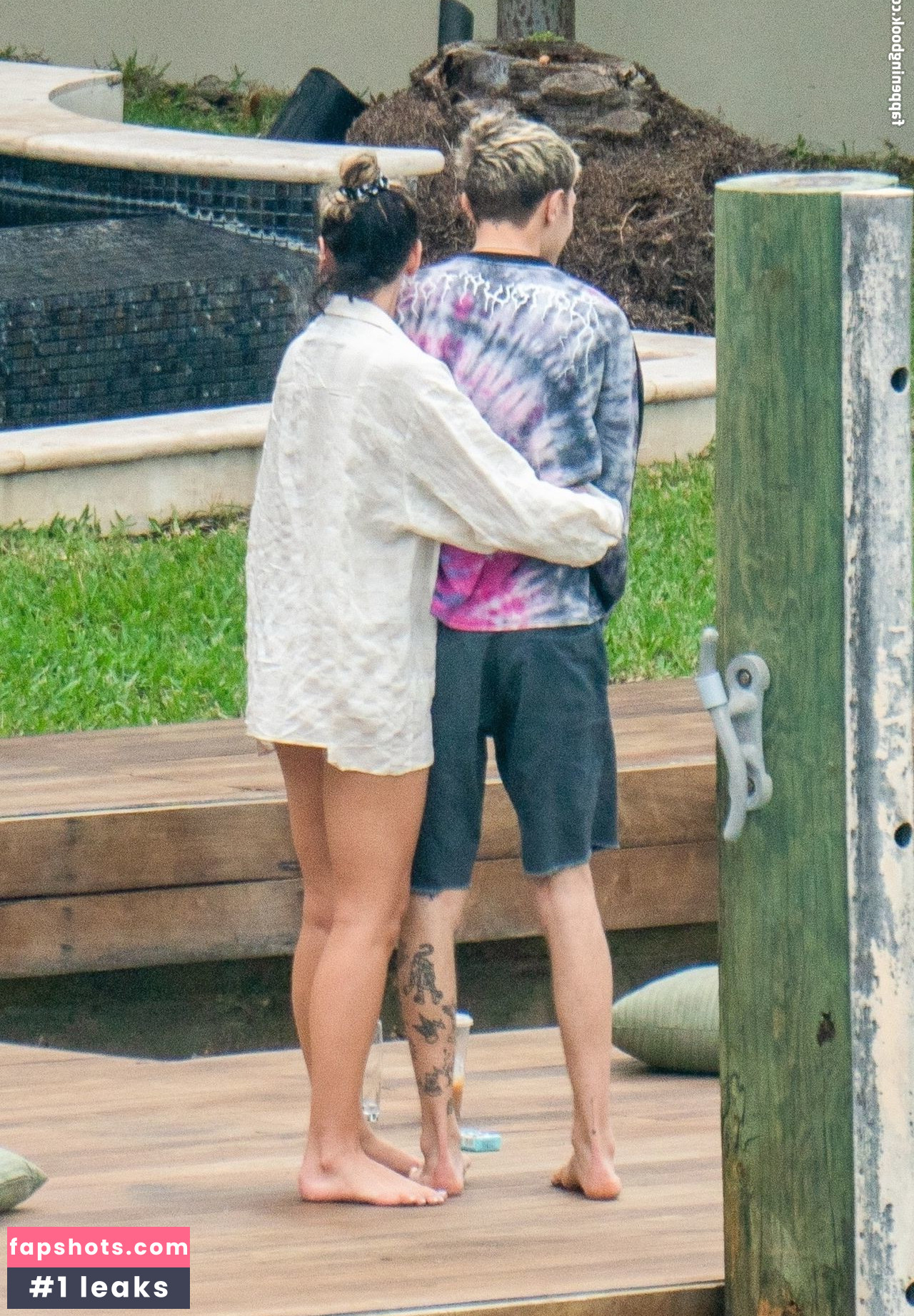 Dua Lipa gallery photo #8308