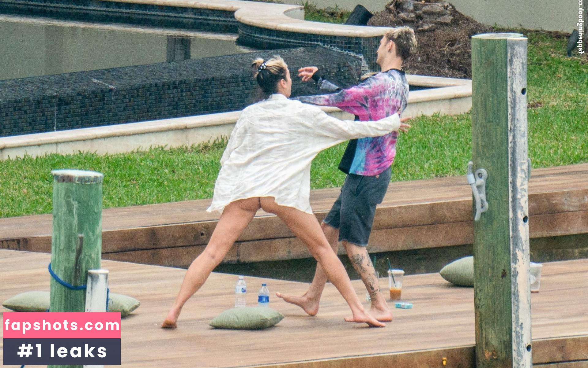 Dua Lipa gallery photo #8311