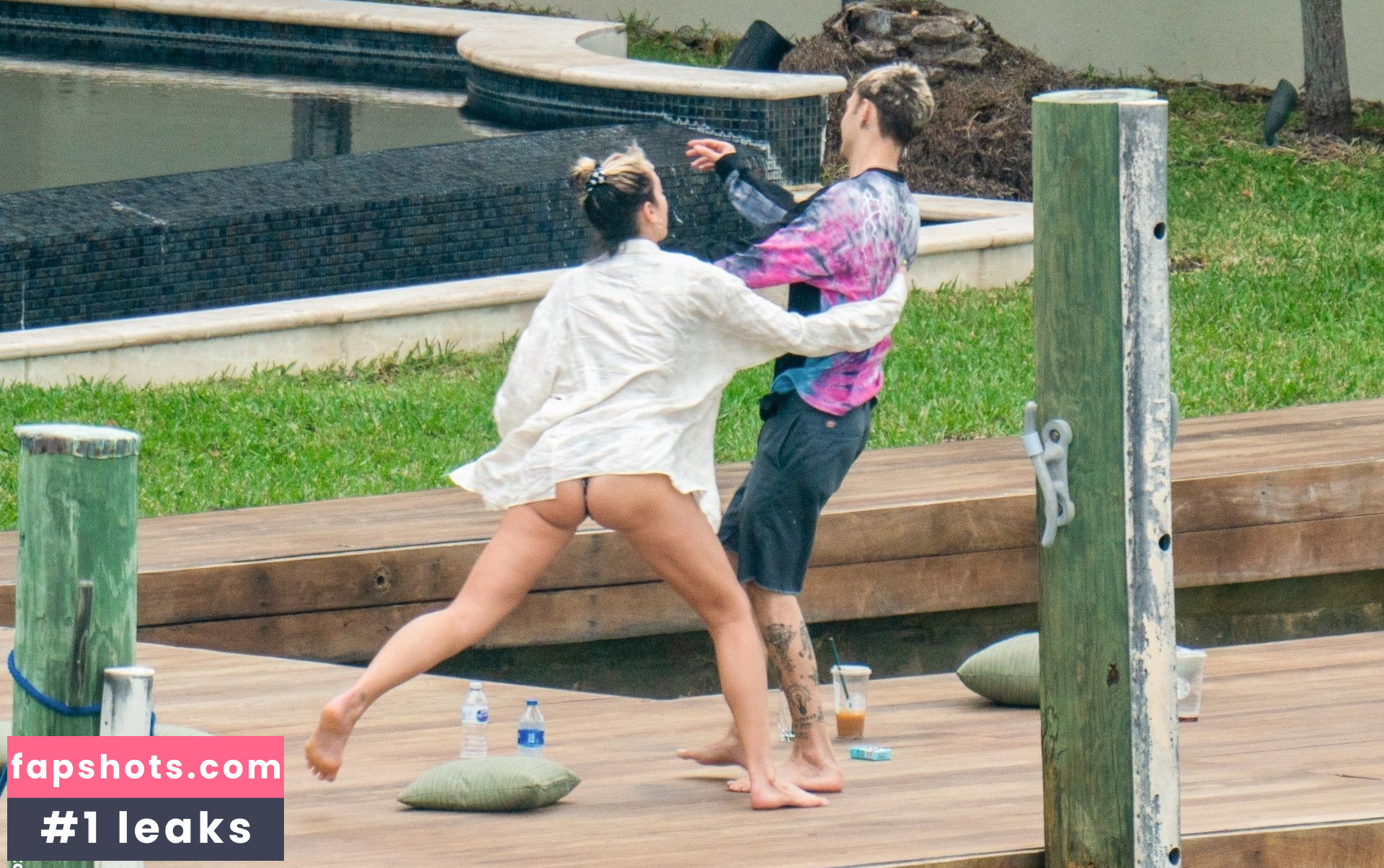 Dua Lipa gallery photo #8313