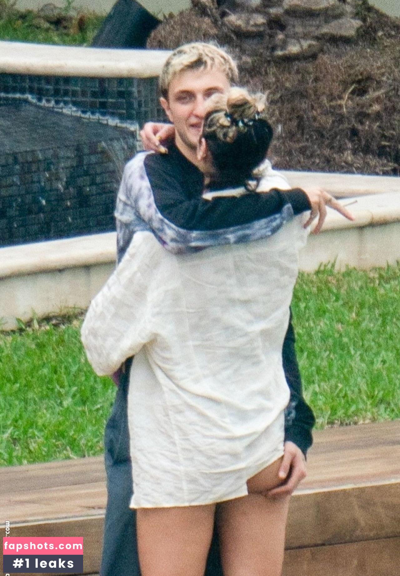 Dua Lipa gallery photo #8317