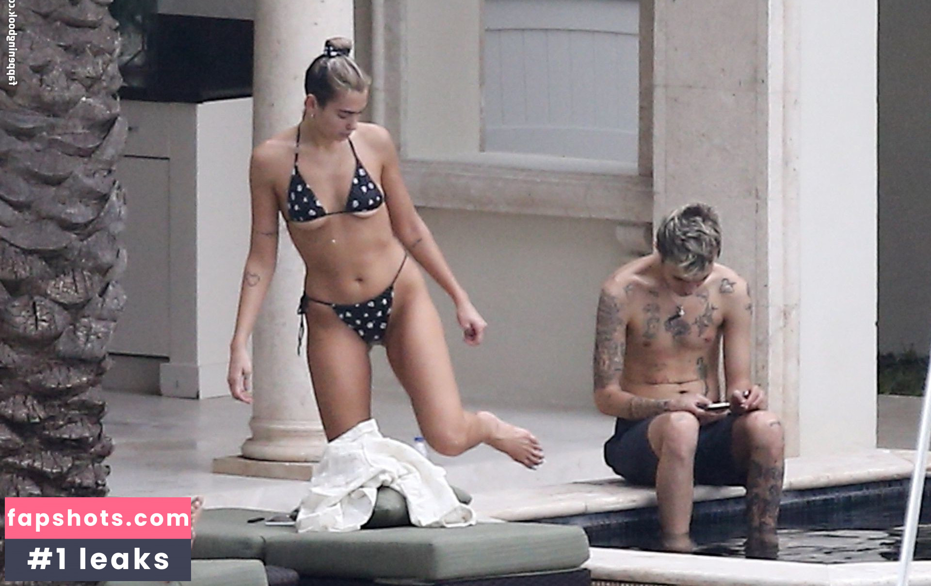 Dua Lipa gallery photo #8321