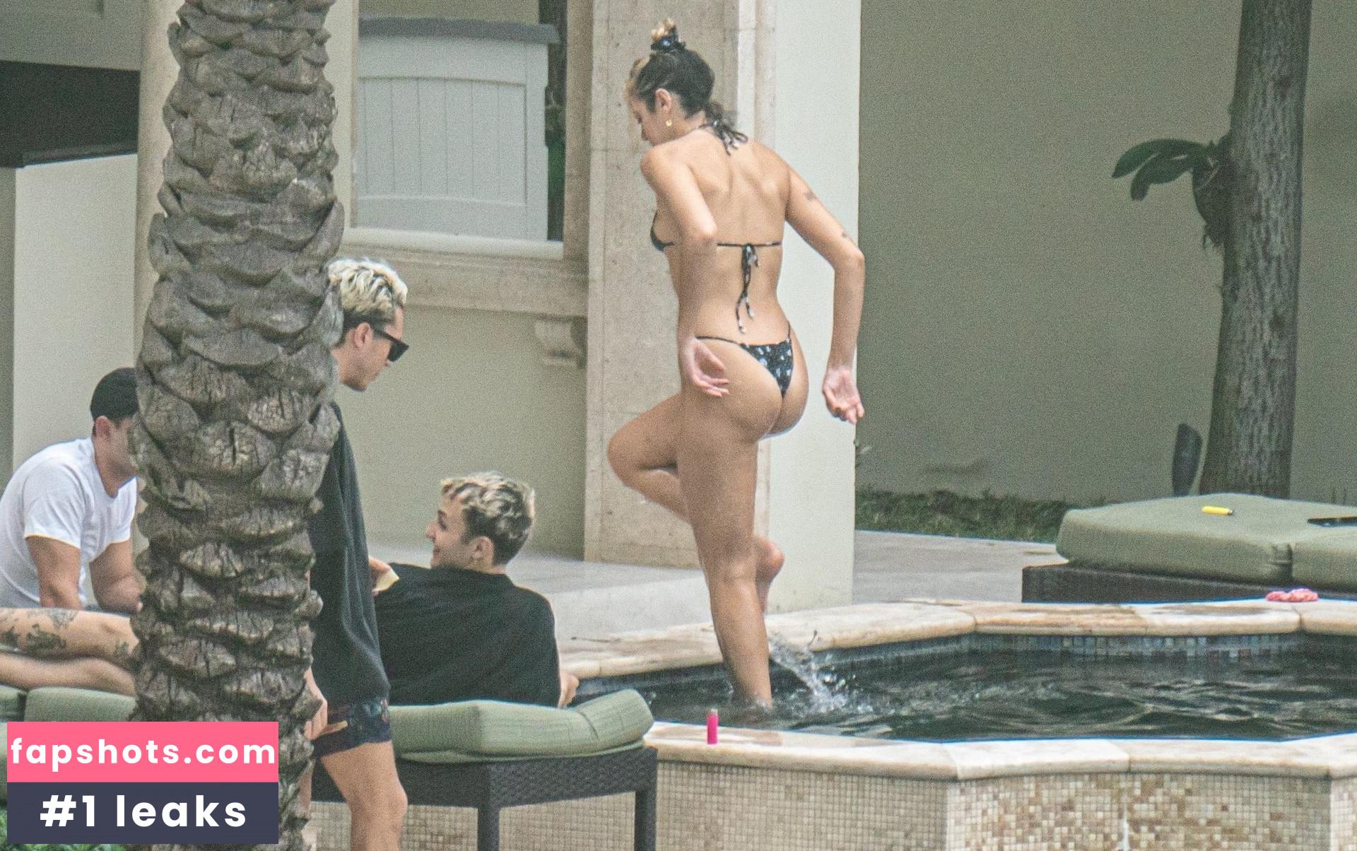 Dua Lipa gallery photo #8336