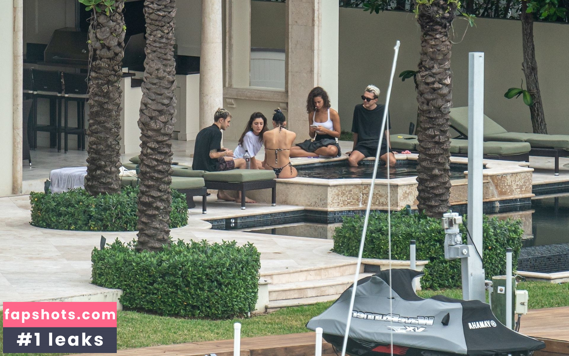 Dua Lipa gallery photo #8341