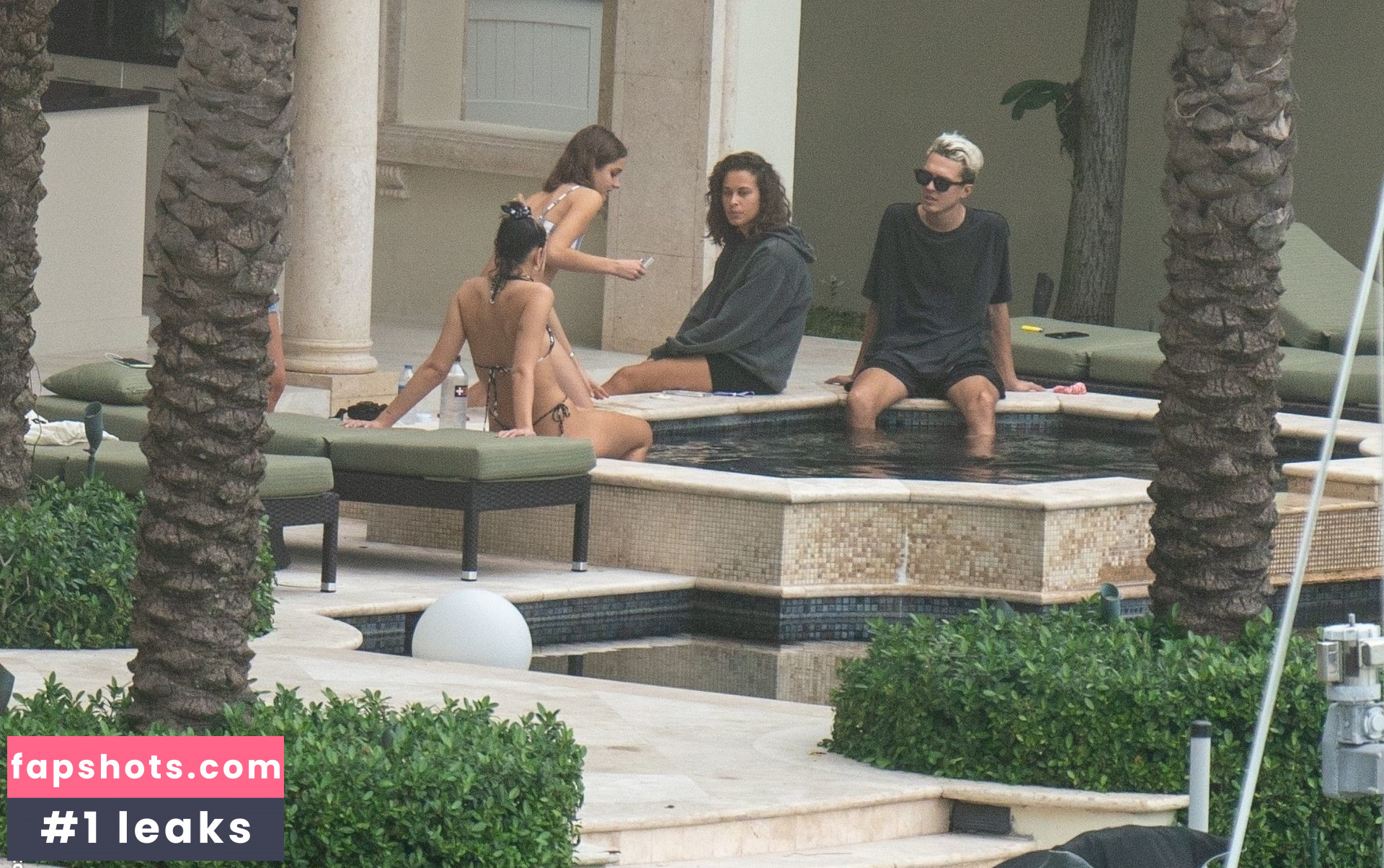 Dua Lipa gallery photo #8342