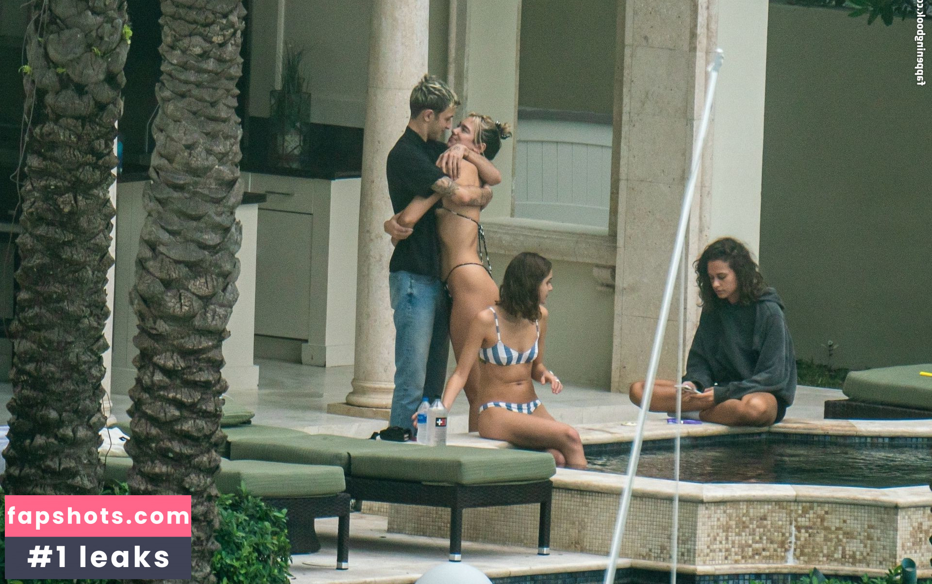 Dua Lipa gallery photo #8351