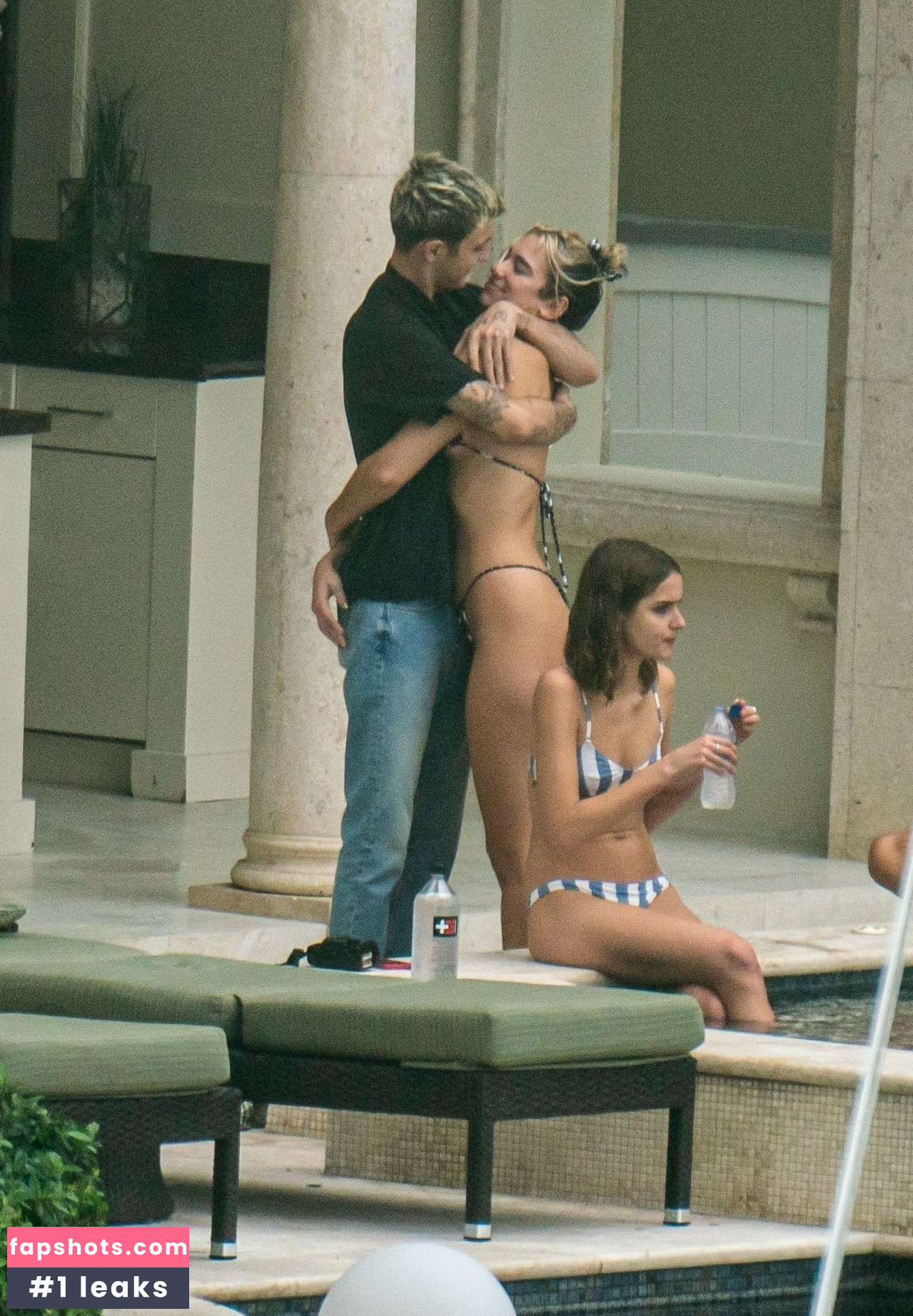 Dua Lipa gallery photo #8354