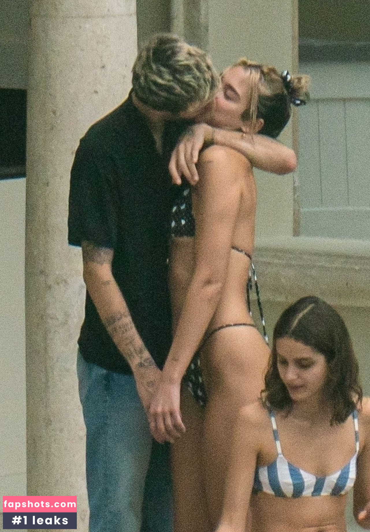 Dua Lipa gallery photo #8365