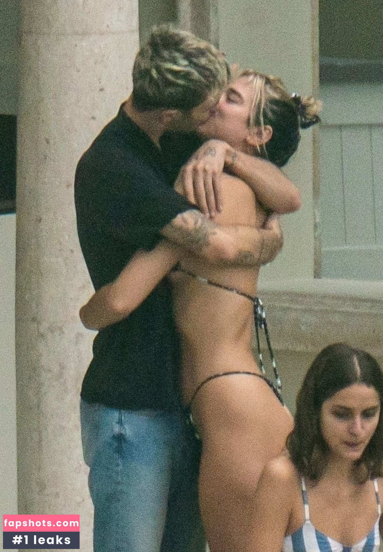 Dua Lipa gallery photo #8367