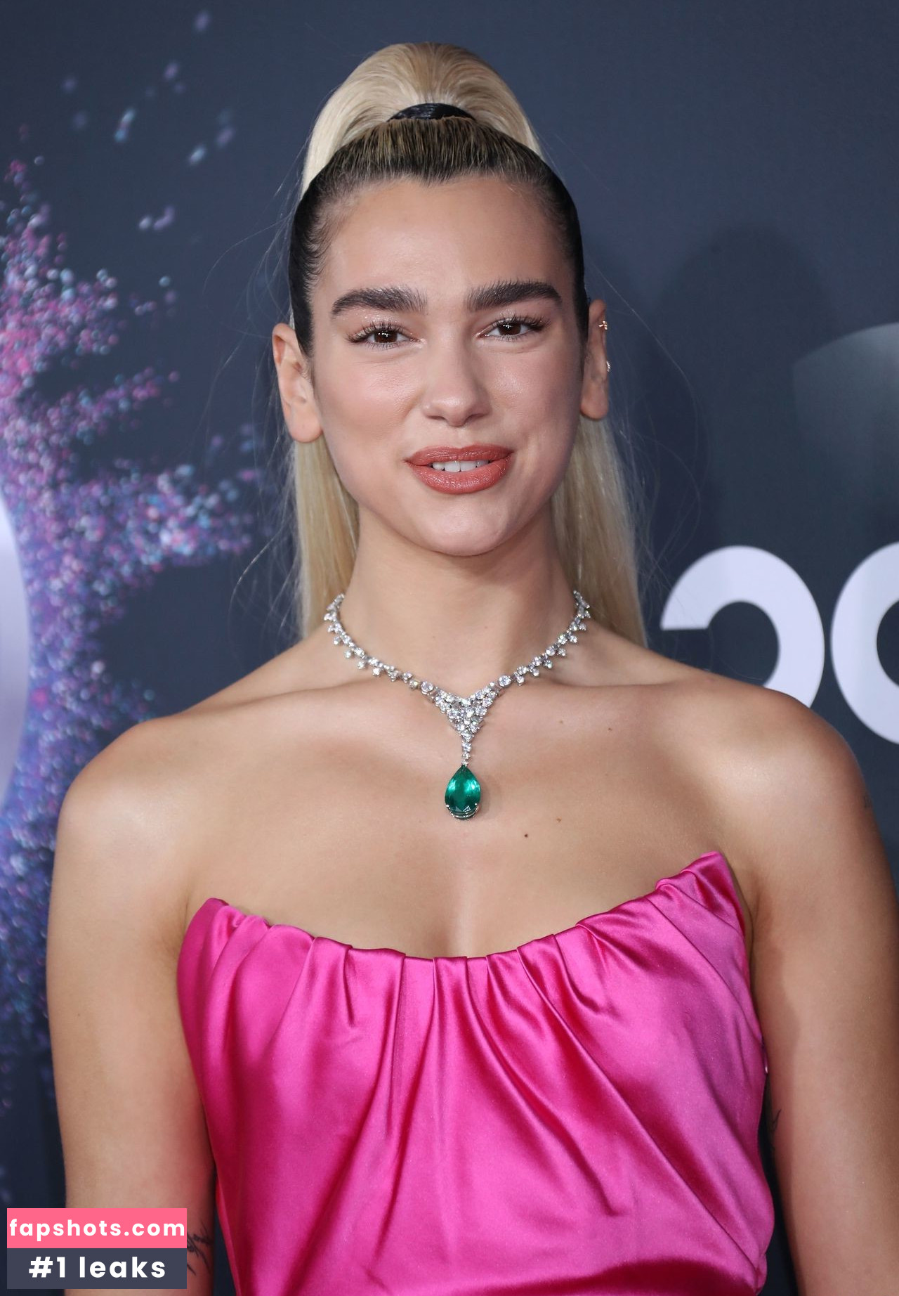 Dua Lipa gallery photo #8382