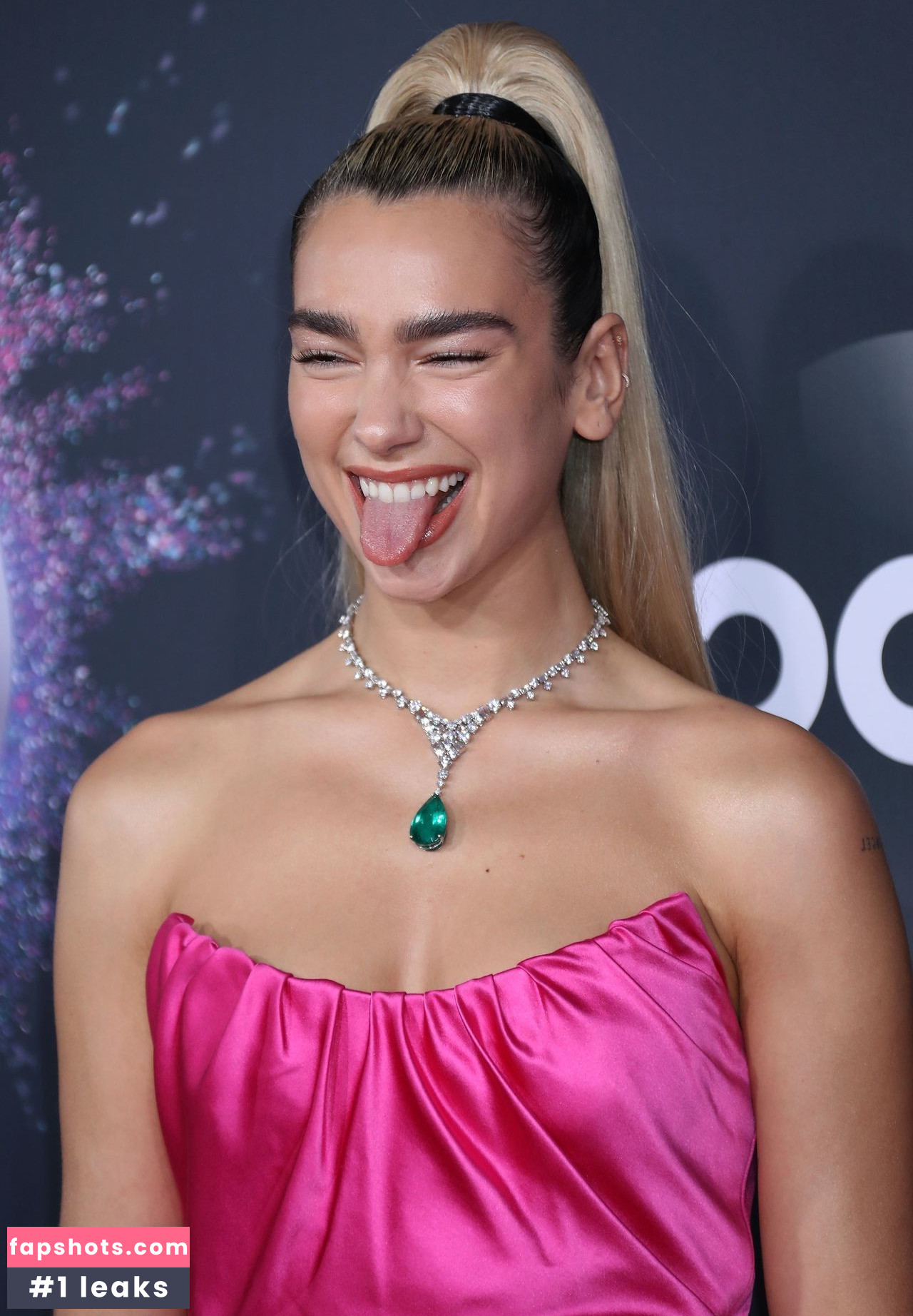 Dua Lipa gallery photo #8385