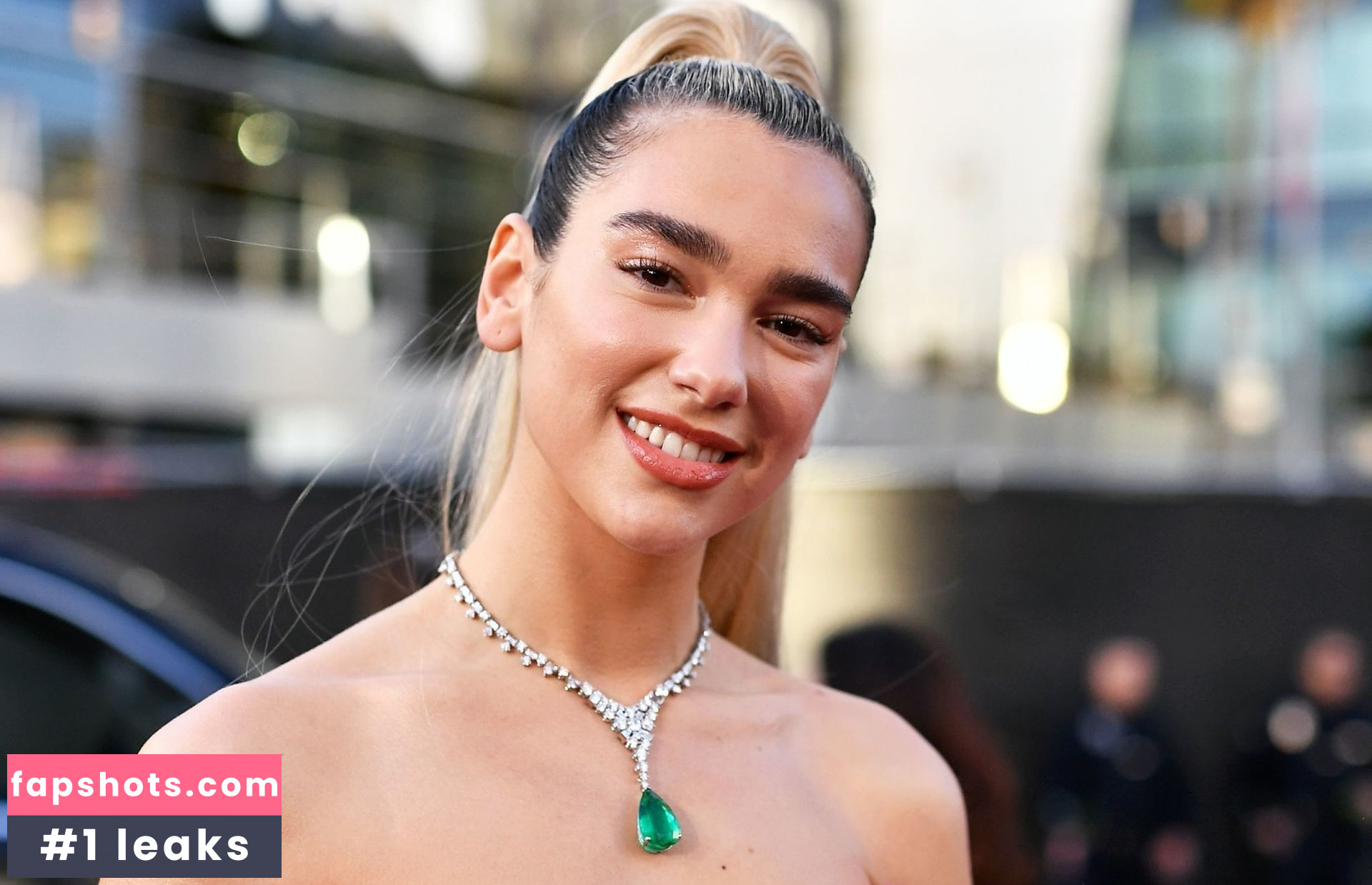 Dua Lipa gallery photo #8431