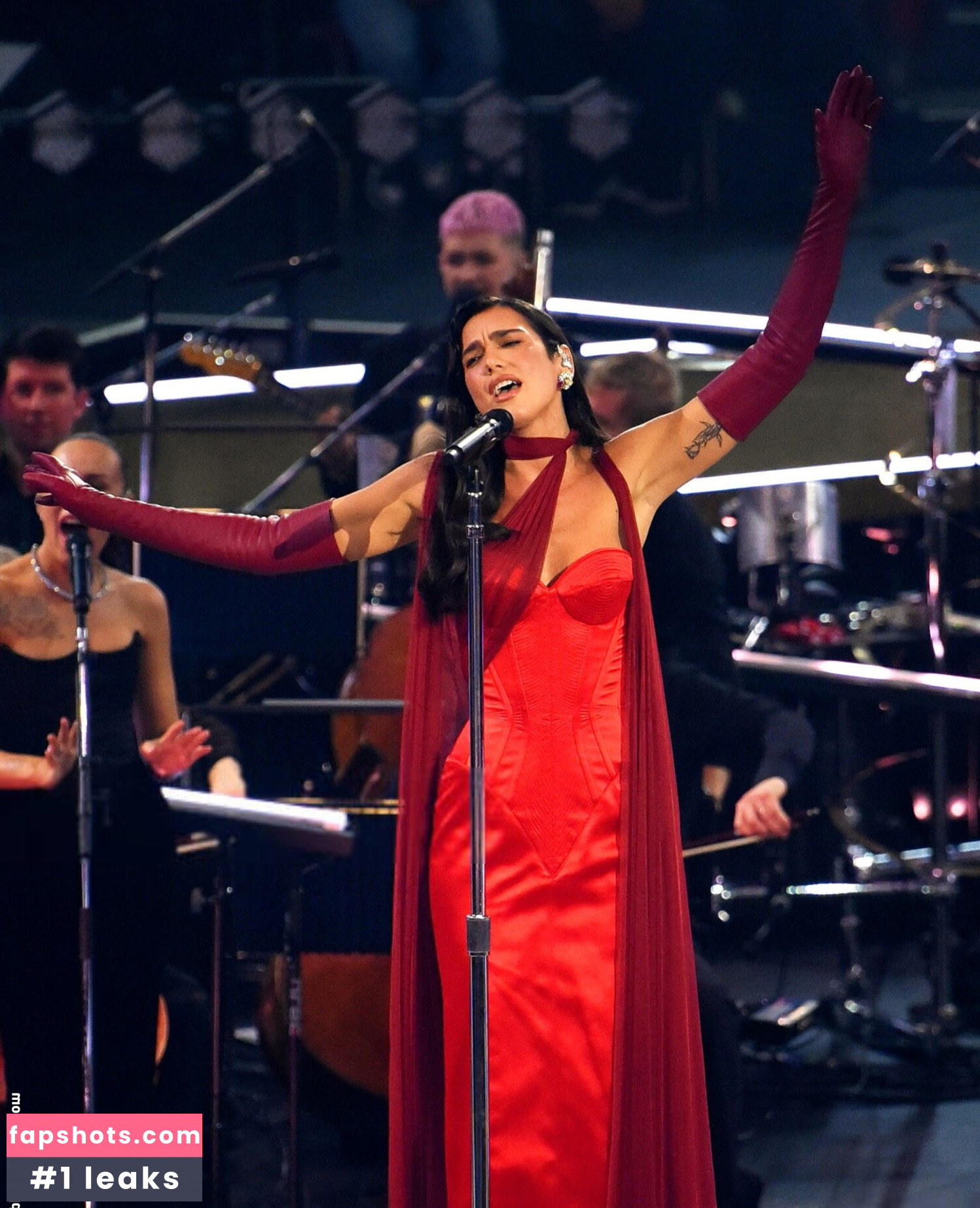 Dua Lipa gallery photo #845