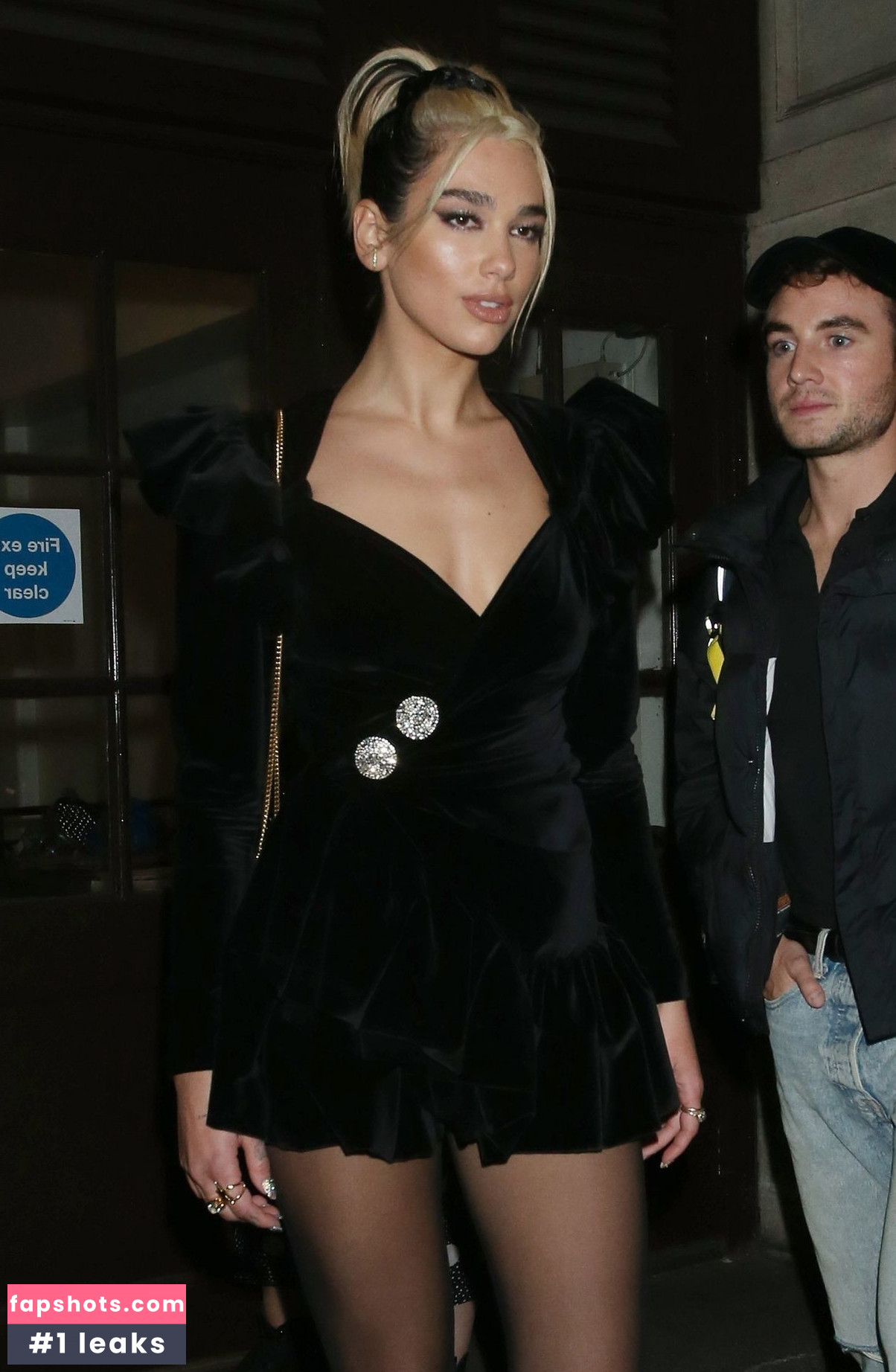 Dua Lipa gallery photo #8471