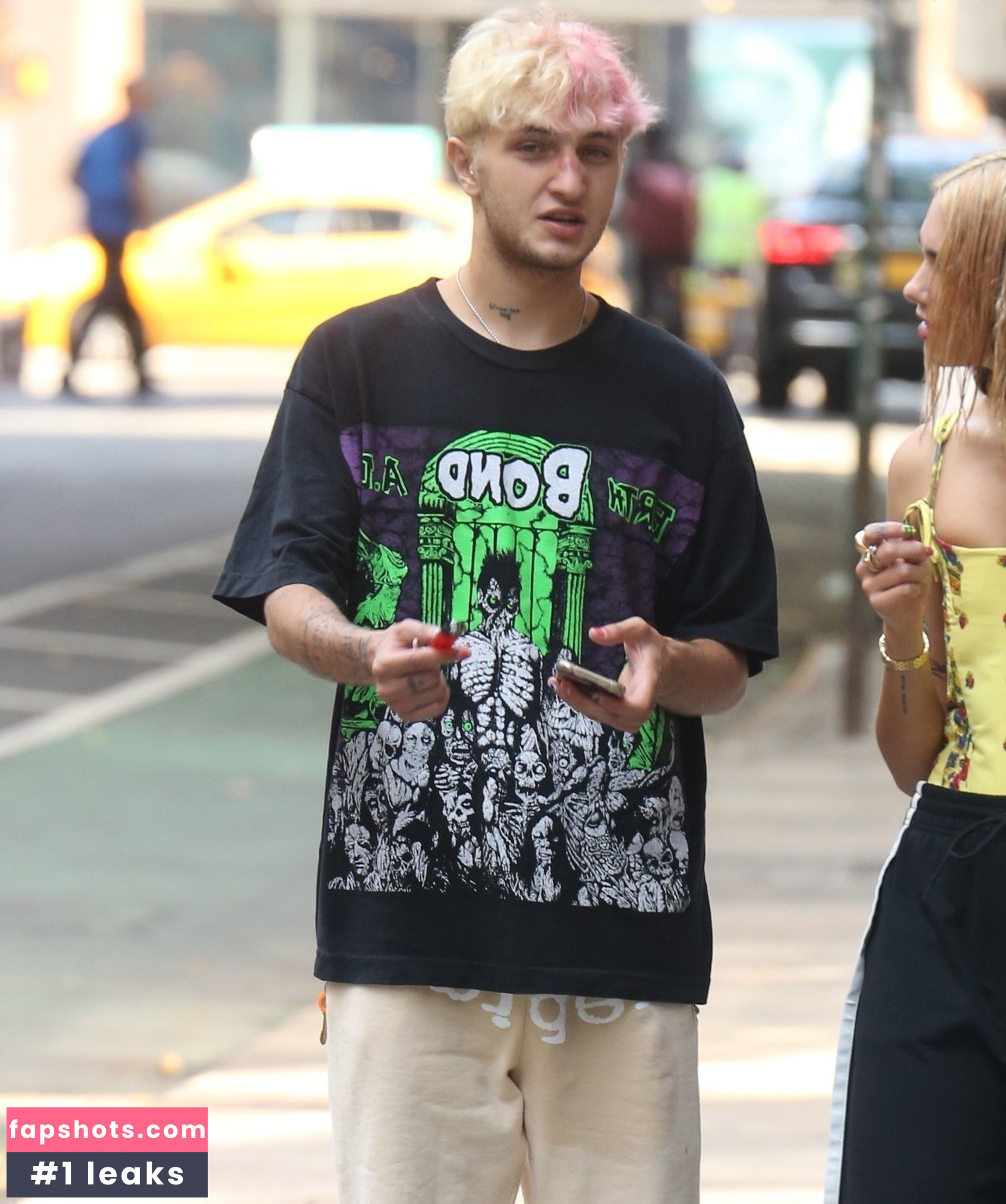 Dua Lipa gallery photo #8483