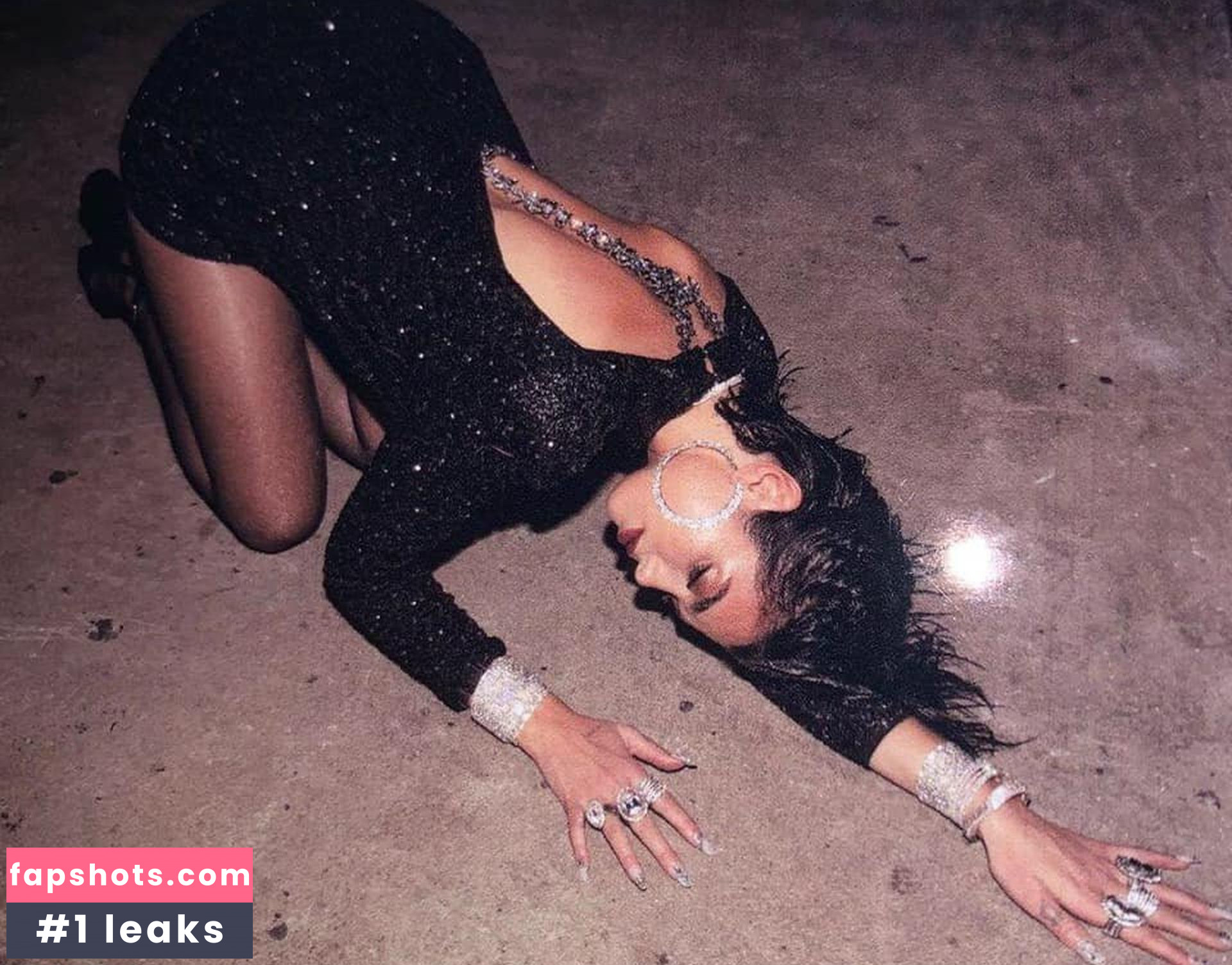 Dua Lipa gallery photo #8674