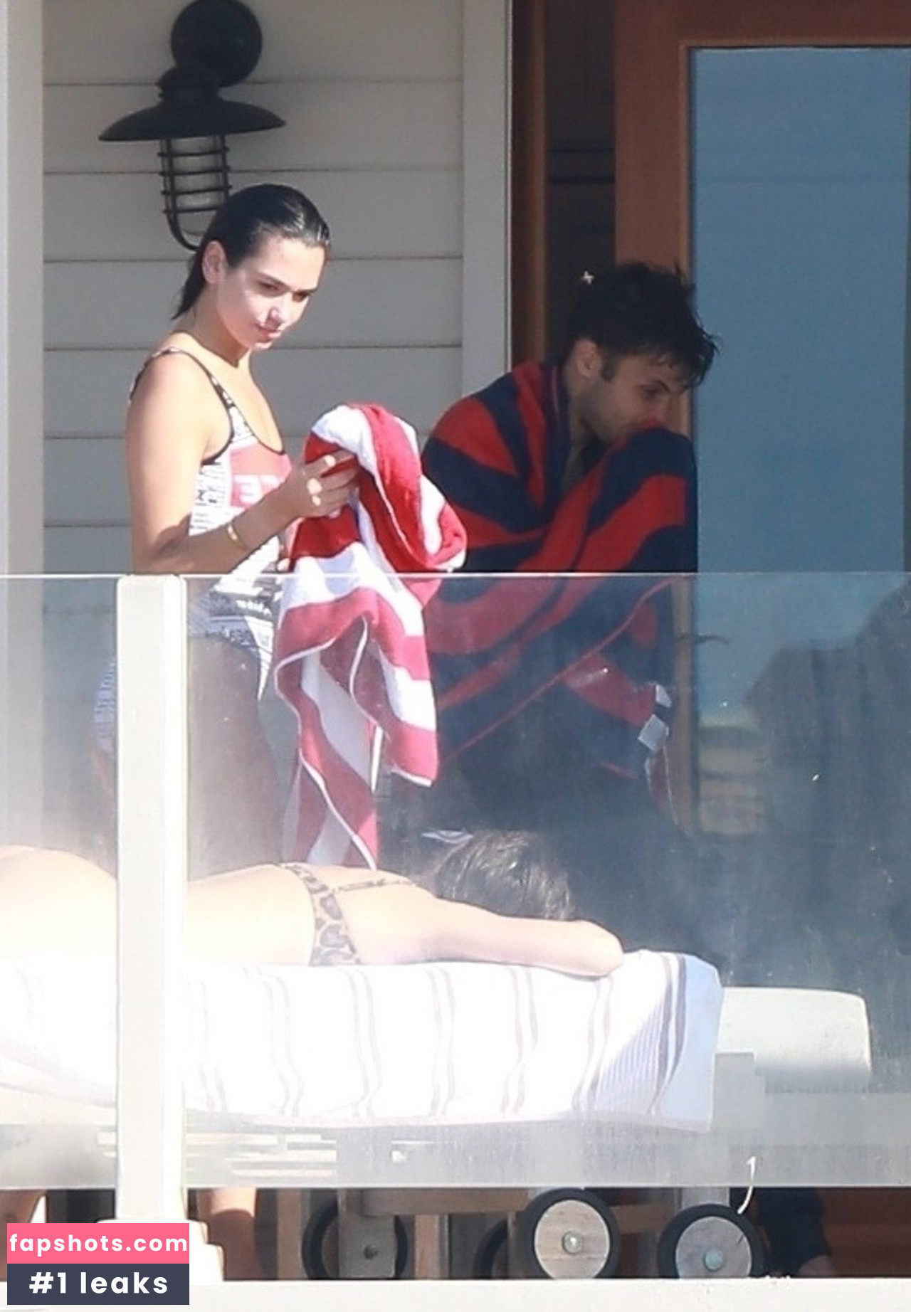 Dua Lipa gallery photo #8704