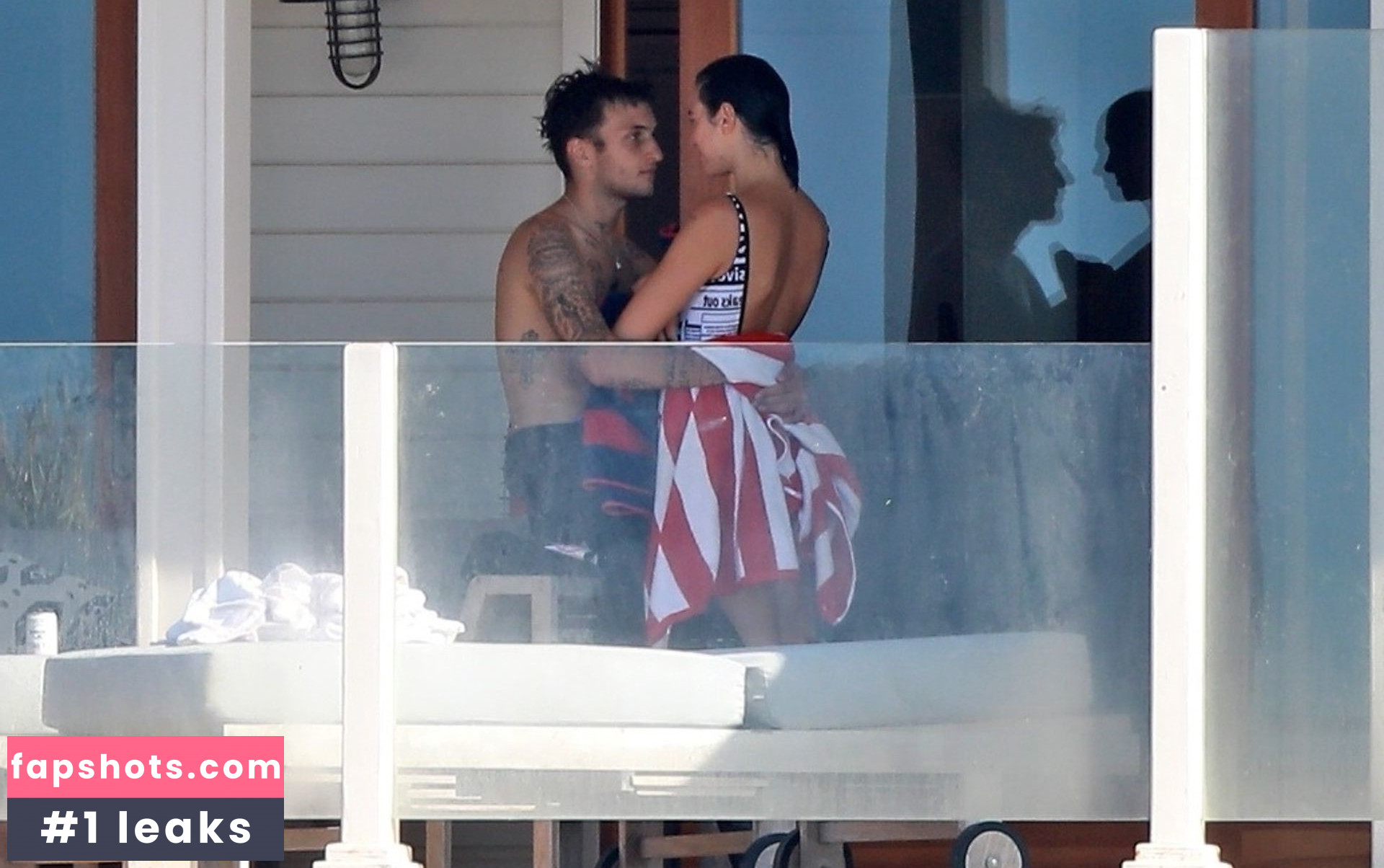 Dua Lipa gallery photo #8708