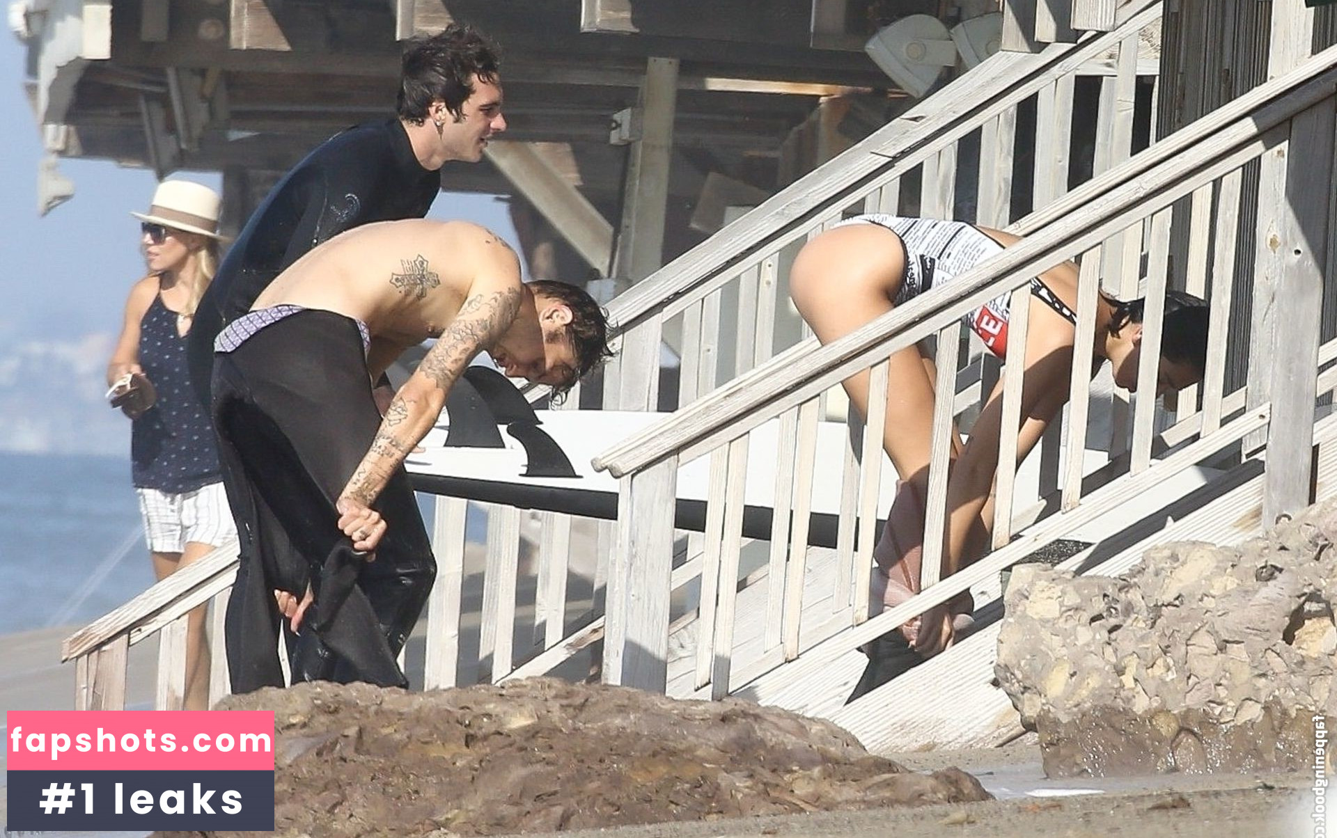 Dua Lipa gallery photo #8740