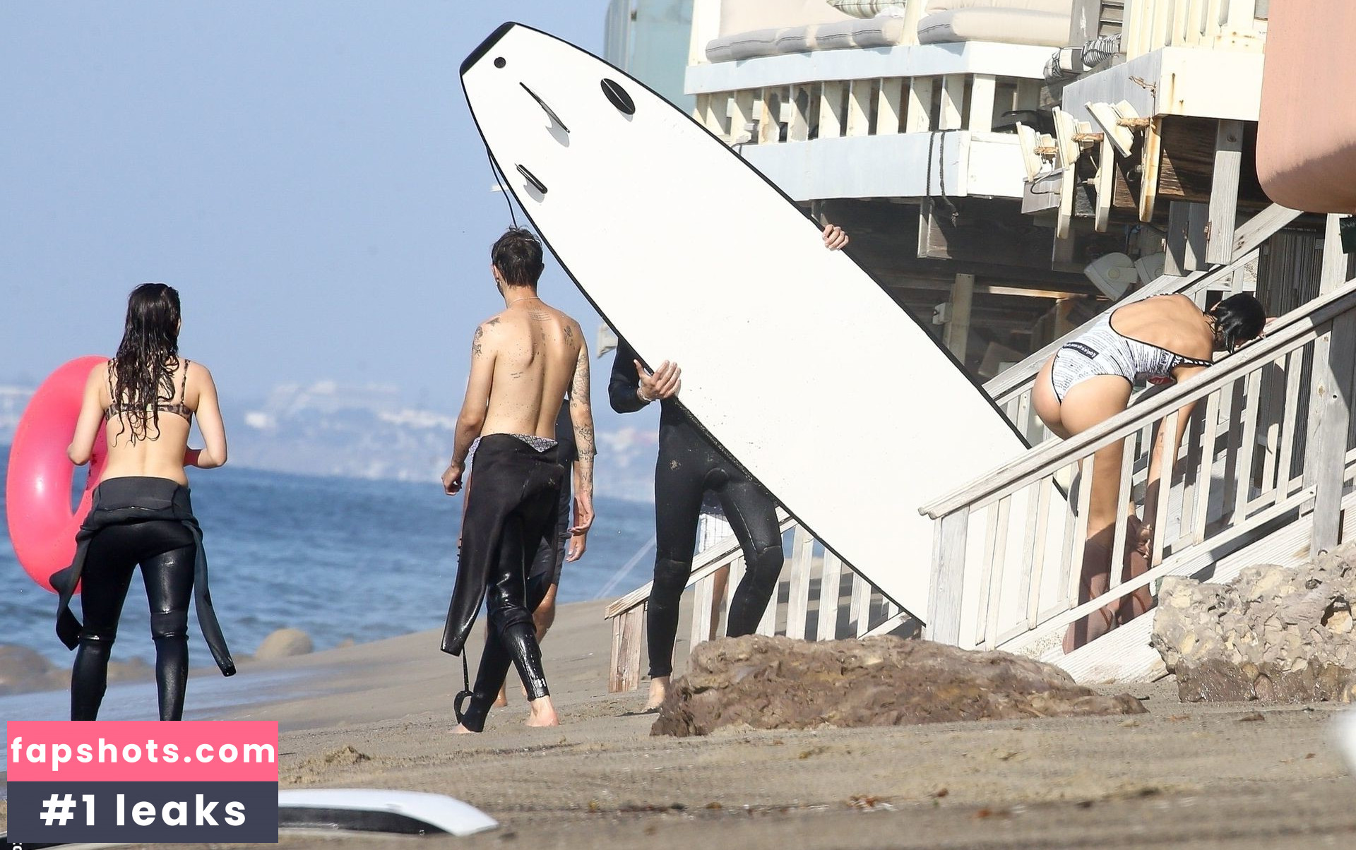 Dua Lipa gallery photo #8744