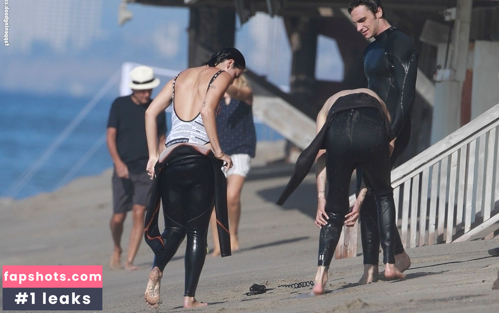 Dua Lipa gallery photo #8768