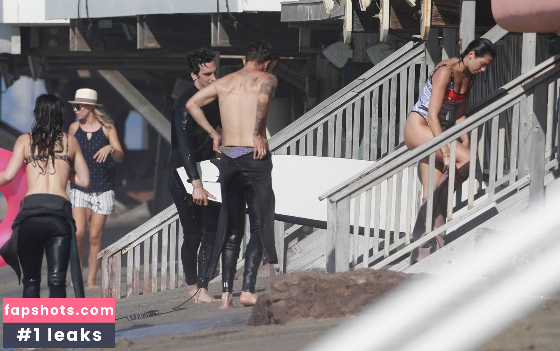 Dua Lipa gallery photo #8775