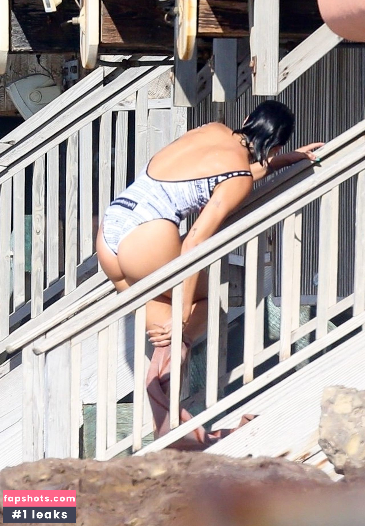 Dua Lipa gallery photo #8798