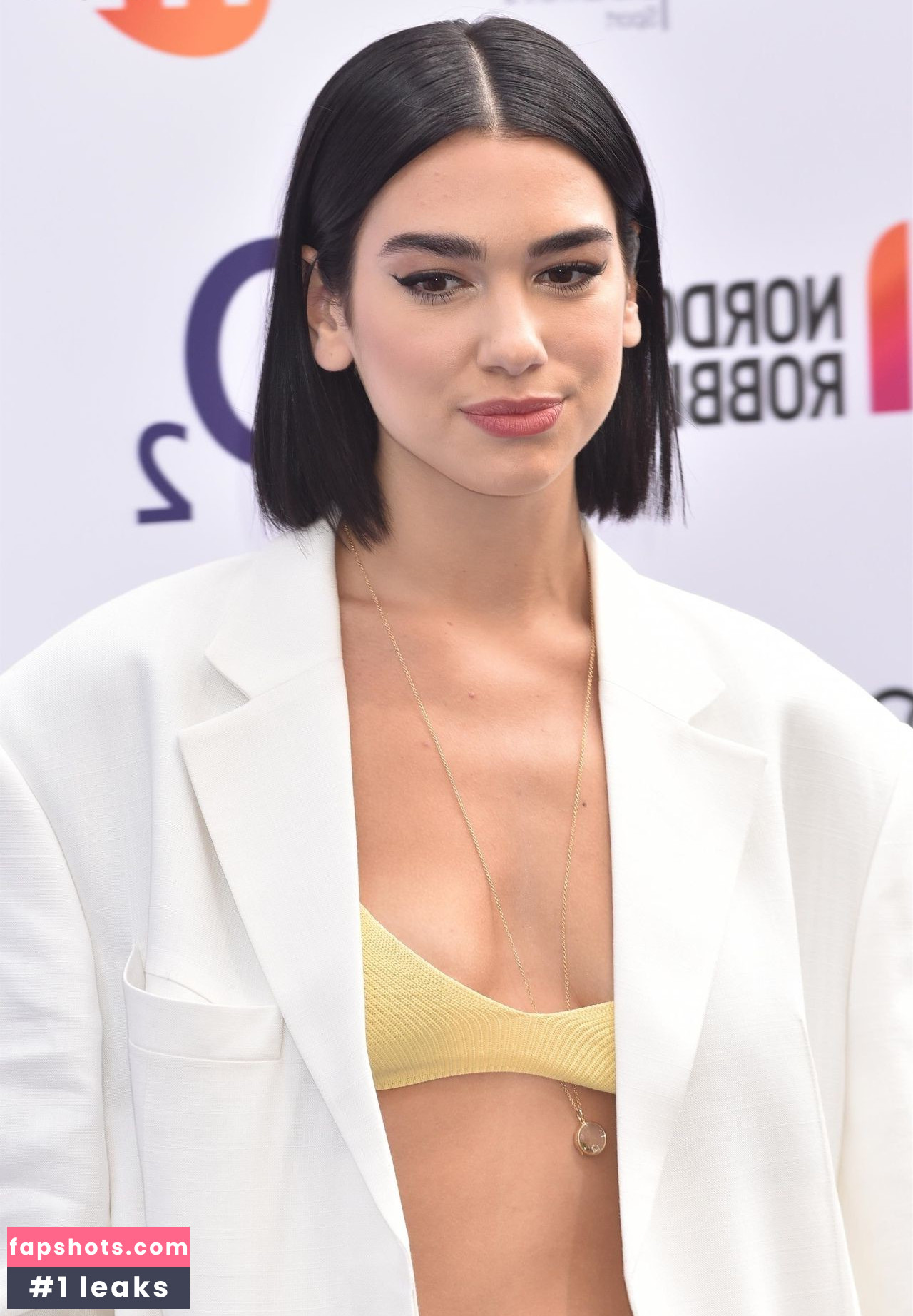 Dua Lipa gallery photo #8910