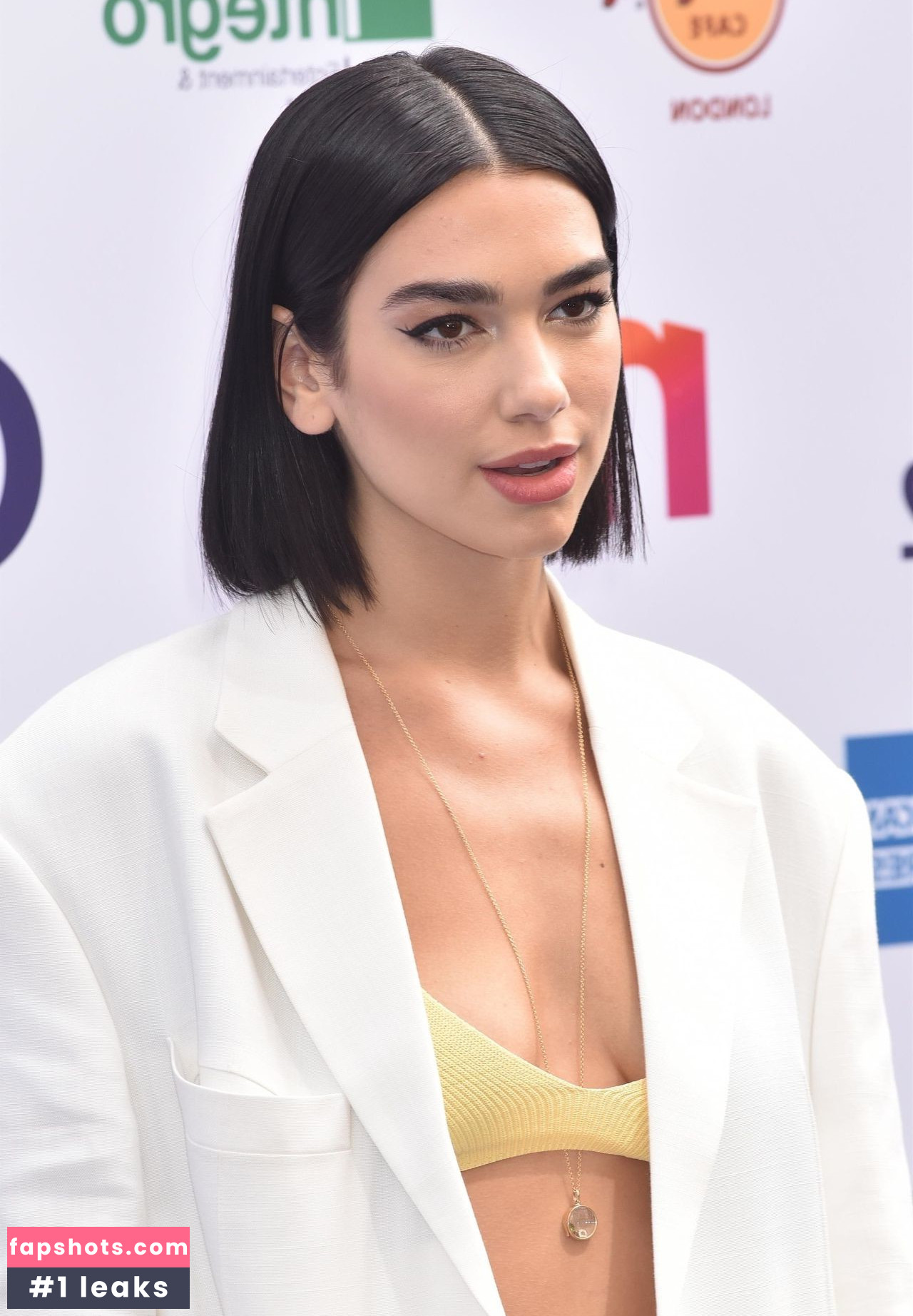 Dua Lipa gallery photo #8911