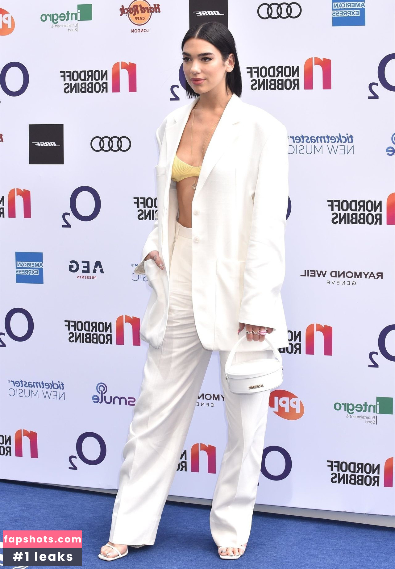 Dua Lipa gallery photo #8920