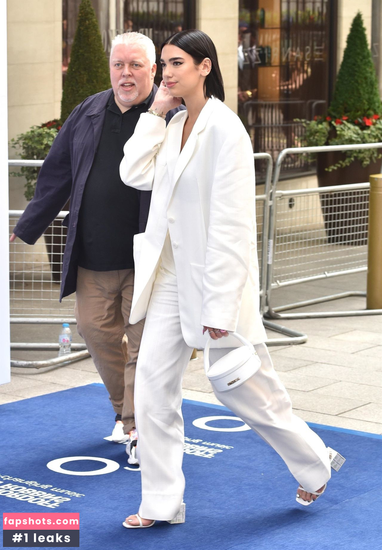 Dua Lipa gallery photo #8921