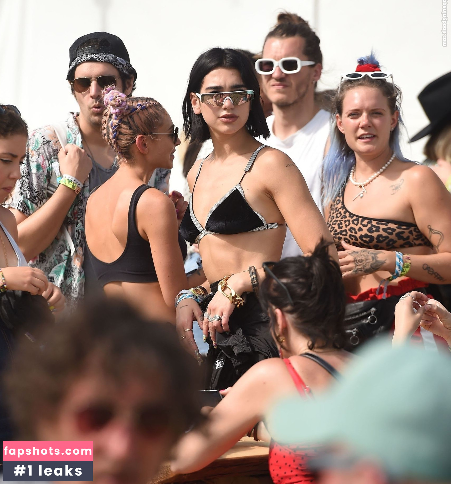 Dua Lipa gallery photo #8928