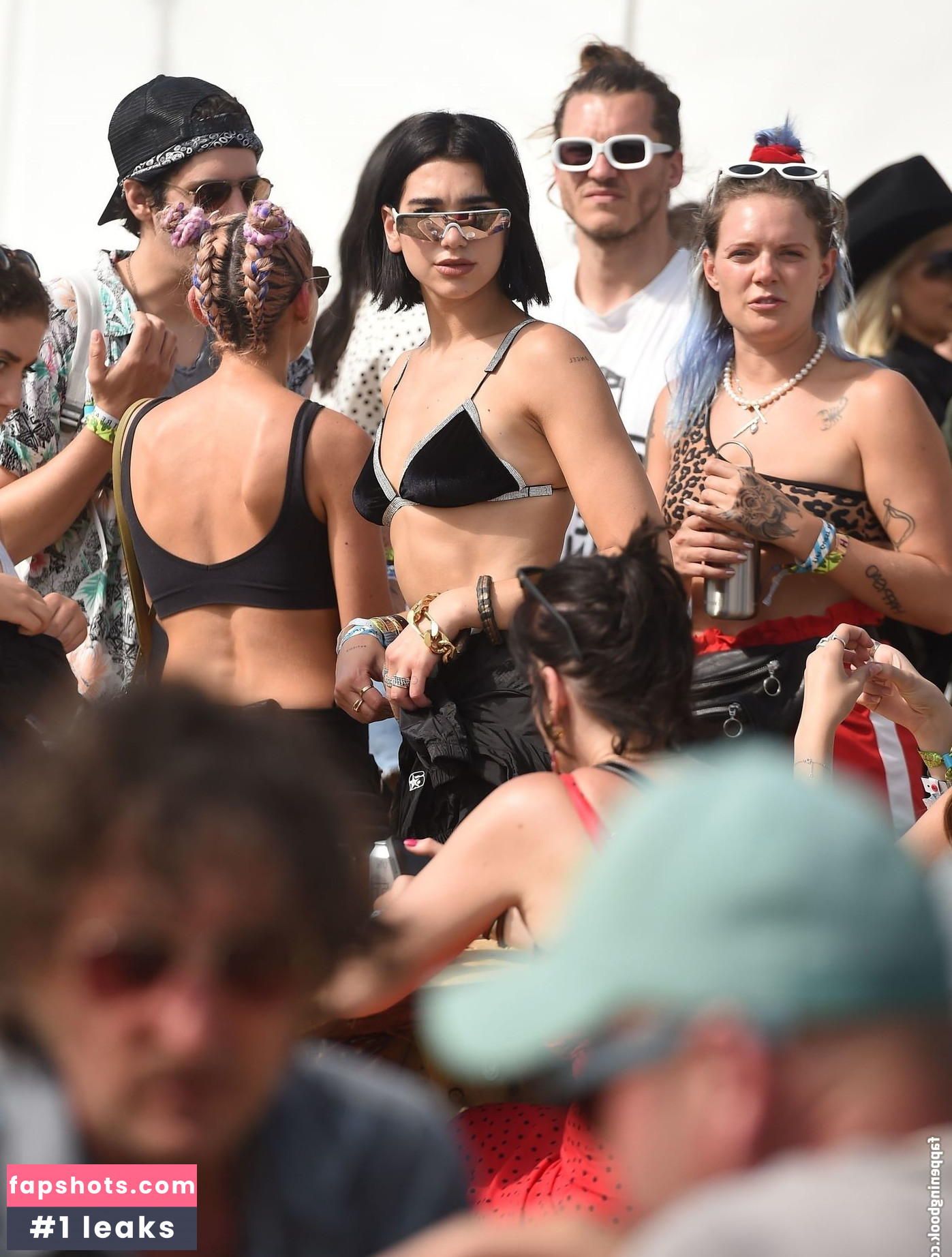 Dua Lipa gallery photo #8929