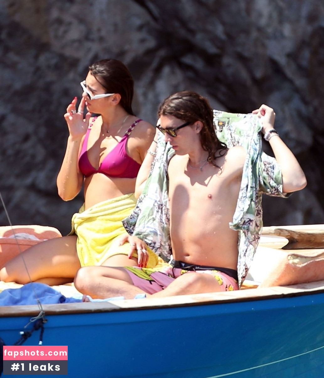 Dua Lipa gallery photo #8975