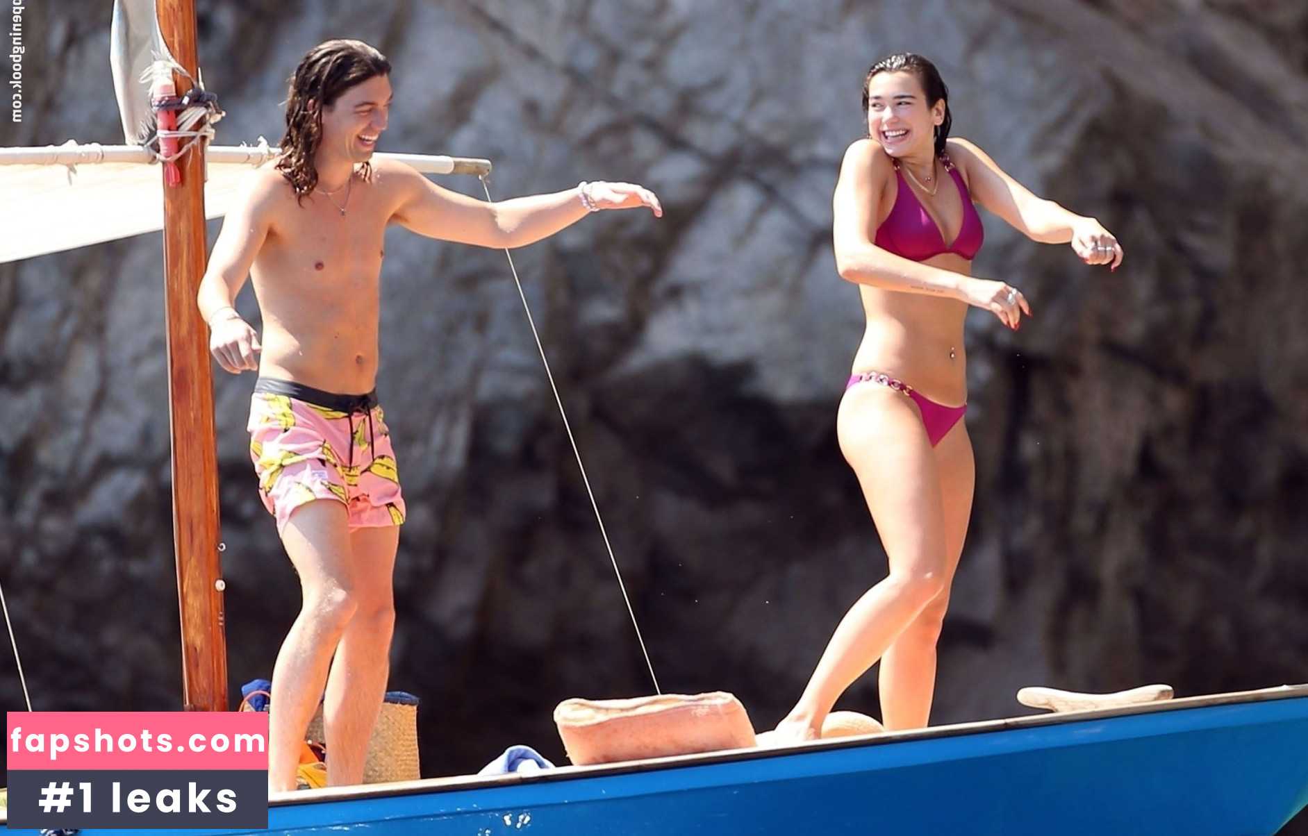 Dua Lipa gallery photo #9001