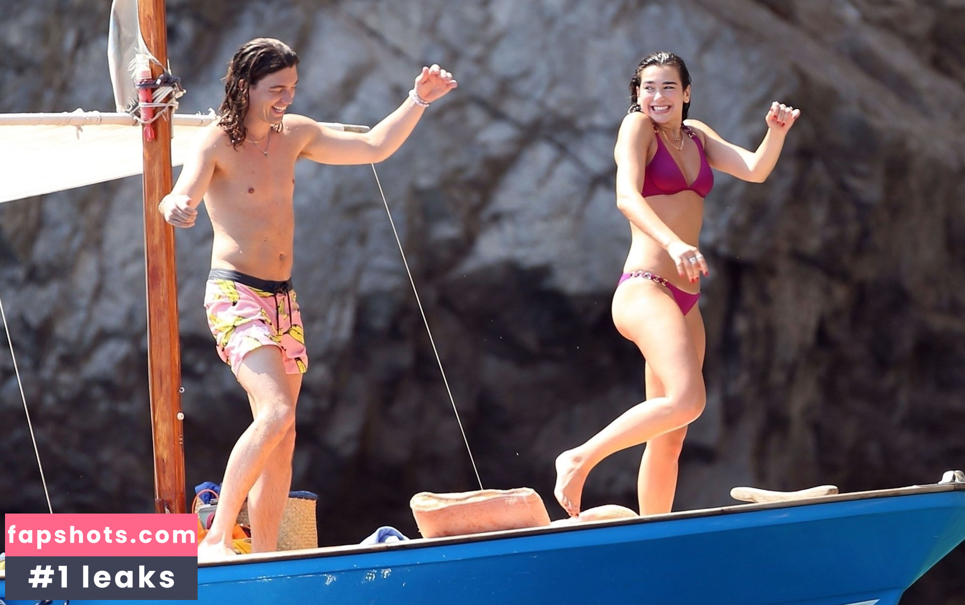 Dua Lipa gallery photo #9002