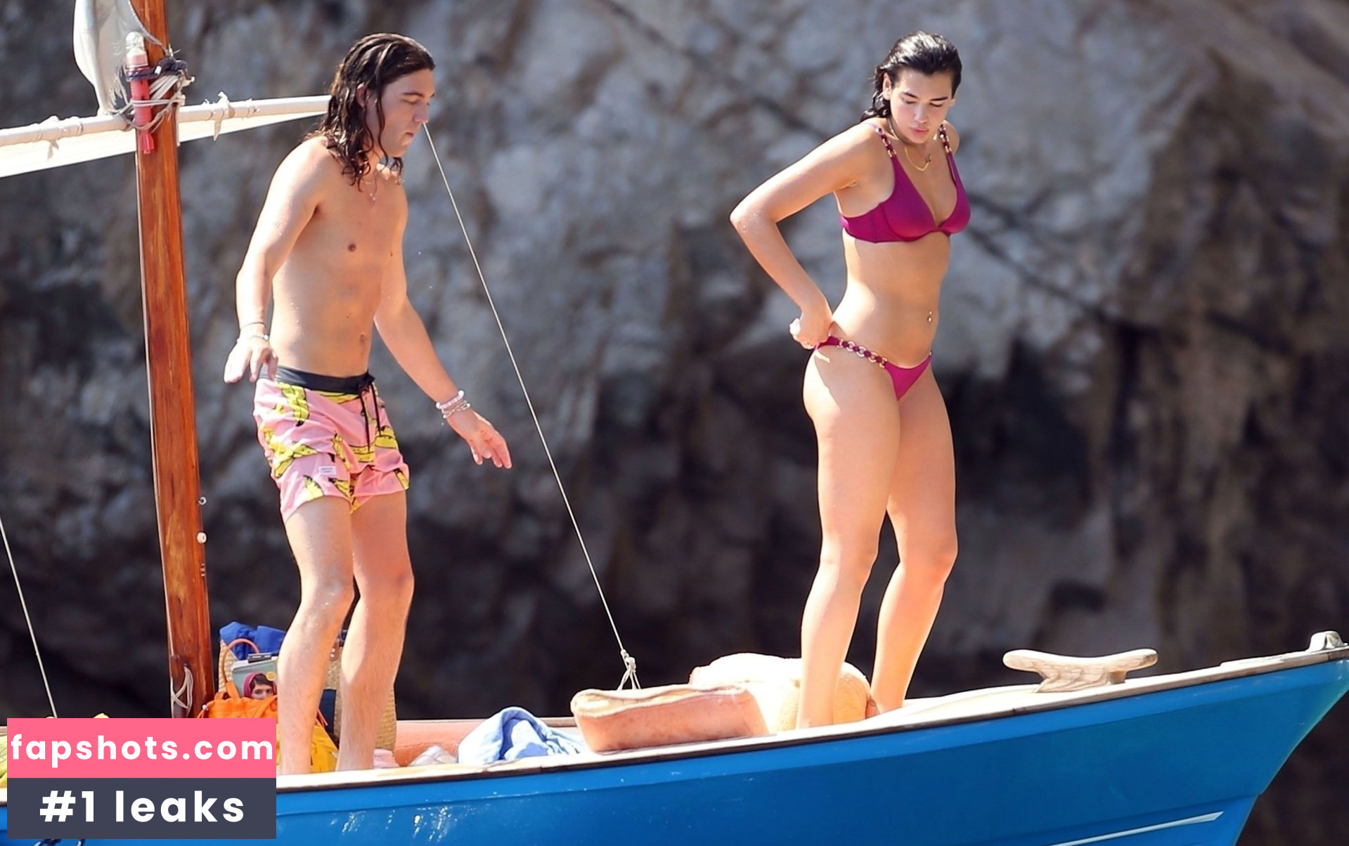 Dua Lipa gallery photo #9005