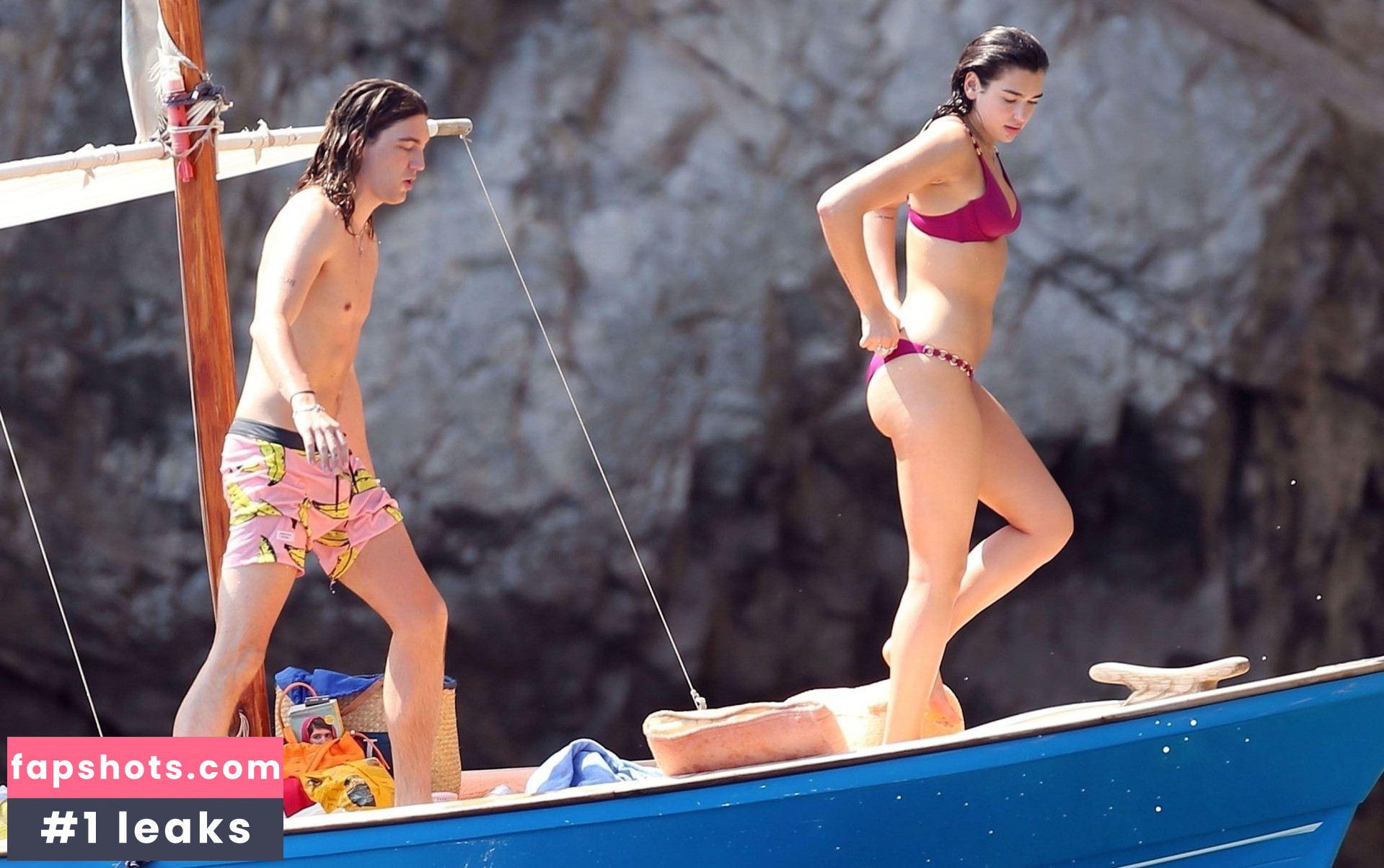 Dua Lipa gallery photo #9006