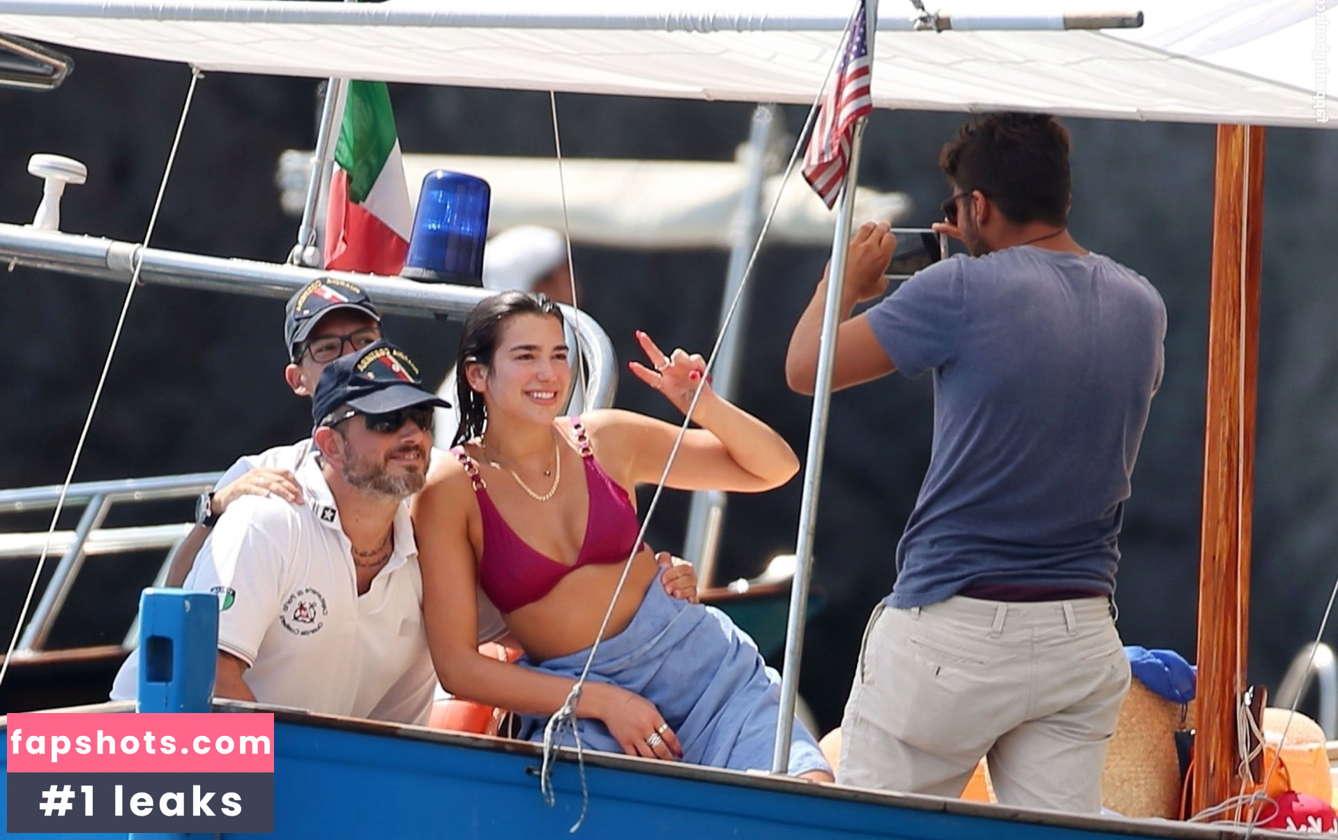 Dua Lipa gallery photo #9010