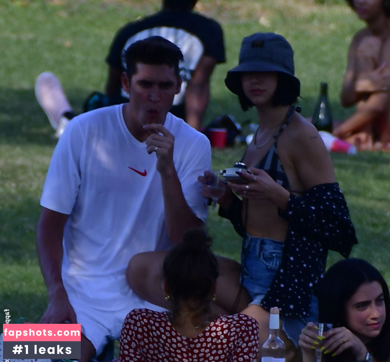 Dua Lipa gallery photo #9047