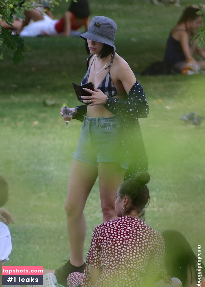 Dua Lipa gallery photo #9057