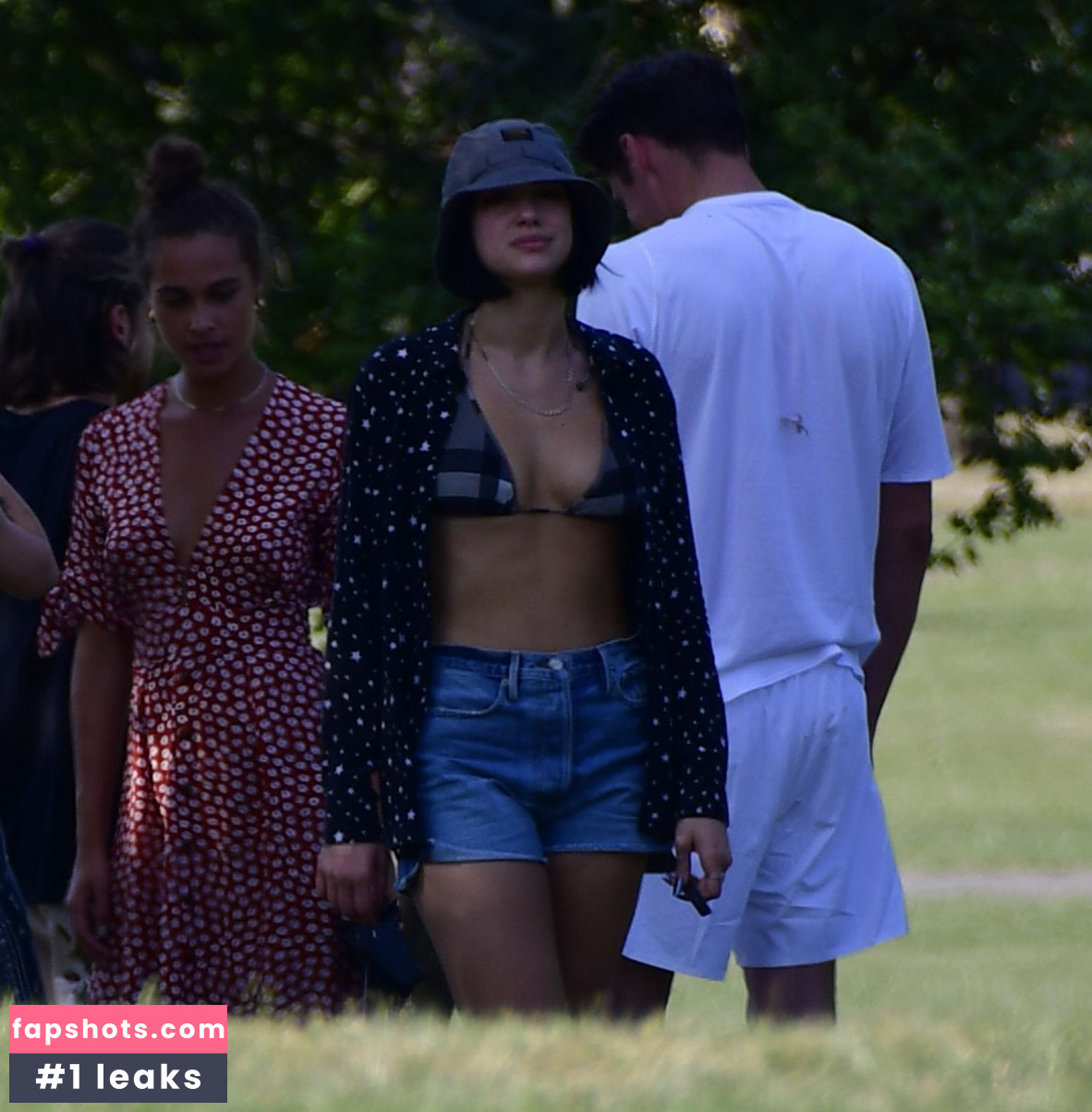 Dua Lipa gallery photo #9063