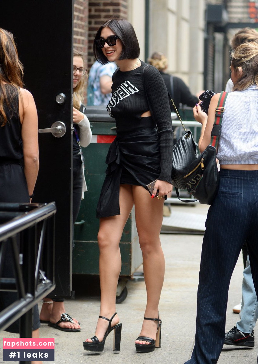 Dua Lipa gallery photo #9128