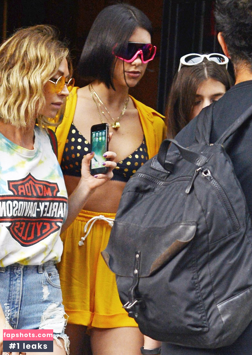 Dua Lipa gallery photo #9196