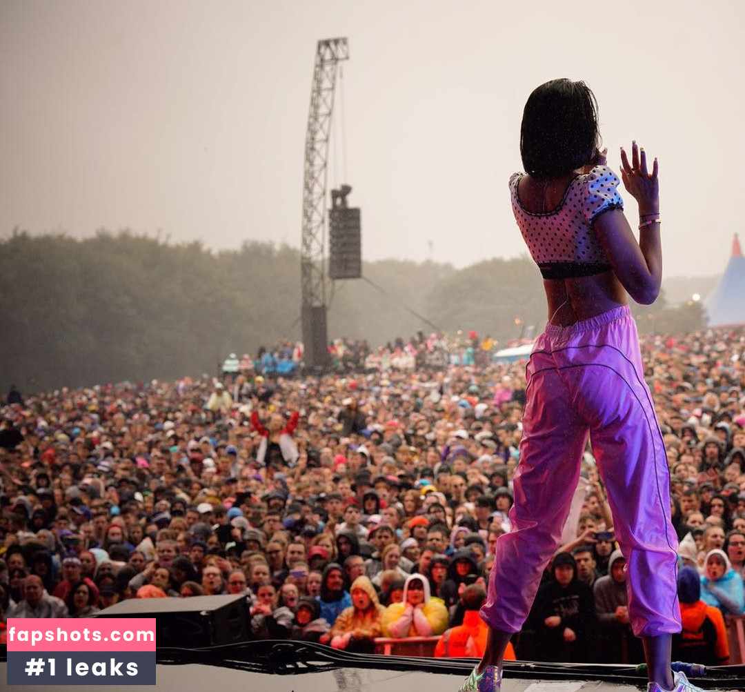 Dua Lipa gallery photo #9211