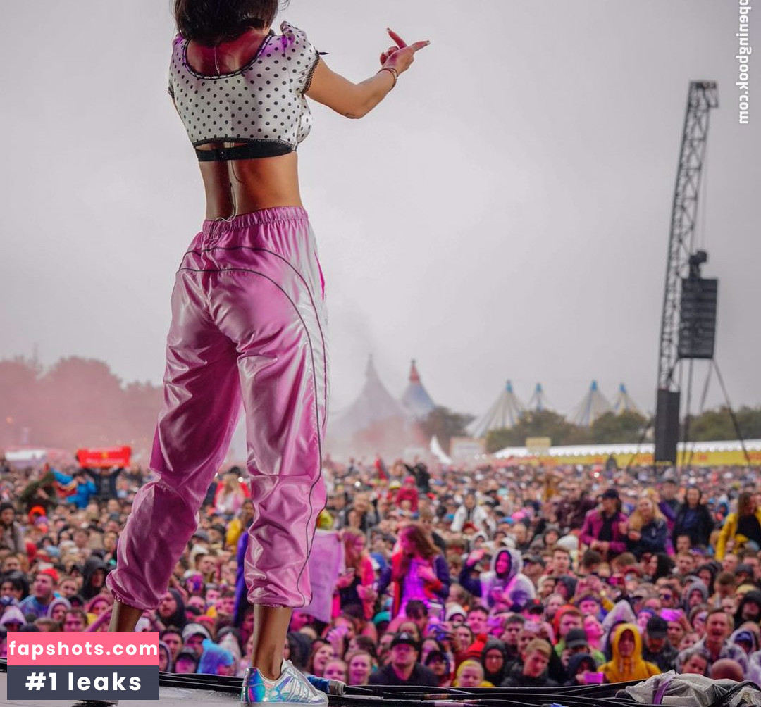 Dua Lipa gallery photo #9212