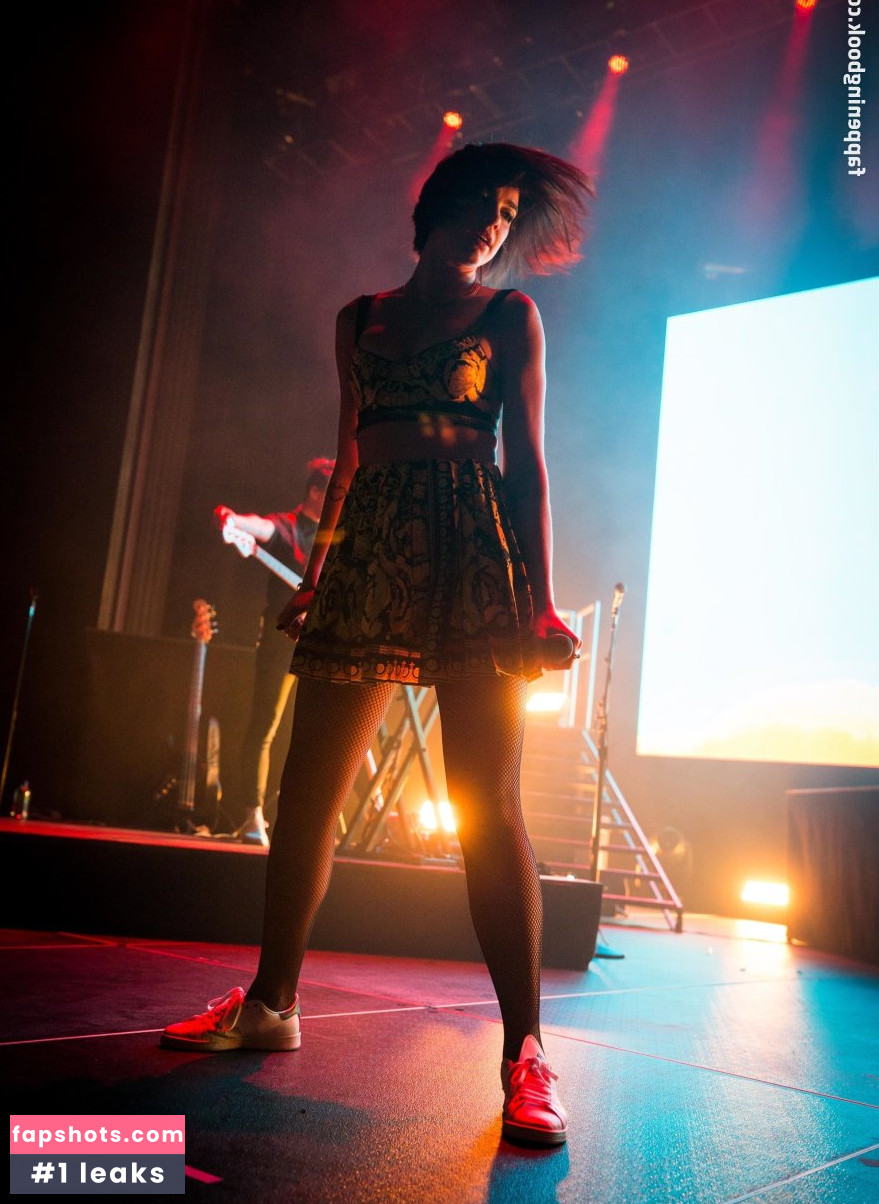 Dua Lipa gallery photo #9235